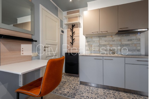 Sludinājumi. Fasādes māja, renovēta māja, labiekārtota apzaļumota teritorija, slēgta teritorija, ieeja no ielas Cena: 253 EUR/mēn Foto #9