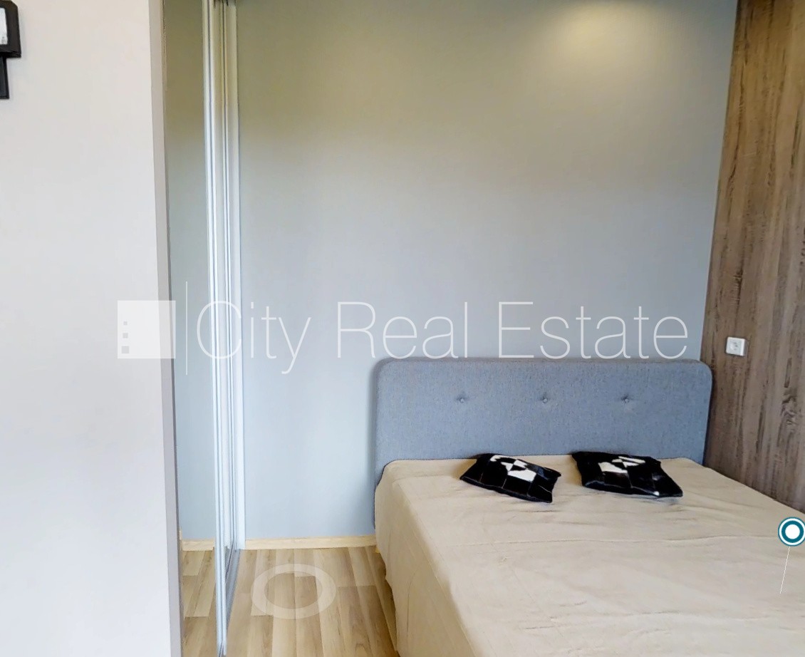 Sludinājumi. Pagalma māja, renovēta māja, labiekārtota apzaļumota teritorija, vieta automašīnai, studio tipa, Cena: 525 EUR/mēn Foto #8