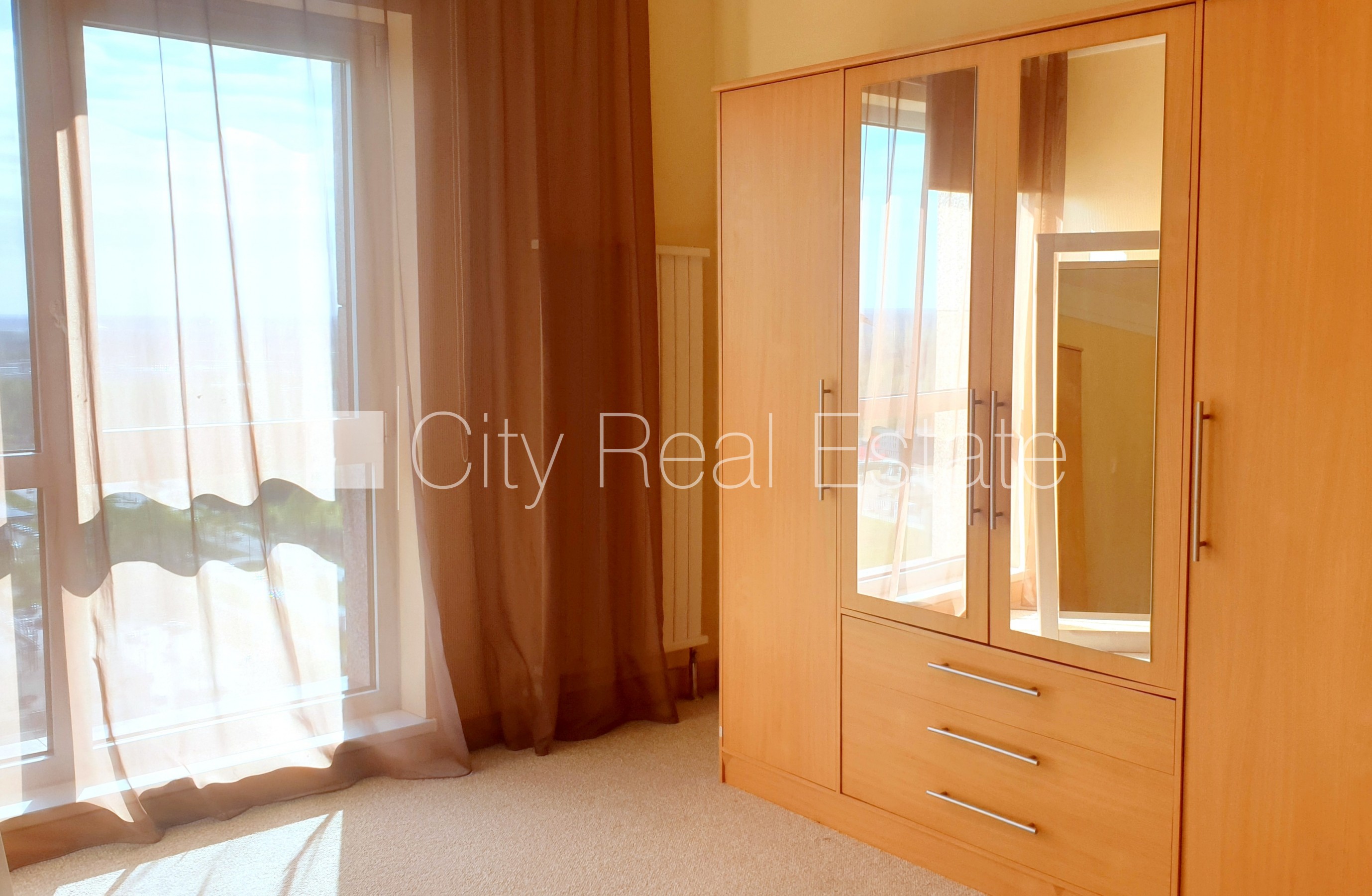 Sludinājumi. Projekts - Panorama Plaza, jaunceltne, pagalma māja, par terases platību apsaimniekošanas maksa nav Cena: 1500 EUR/mēn Foto #2