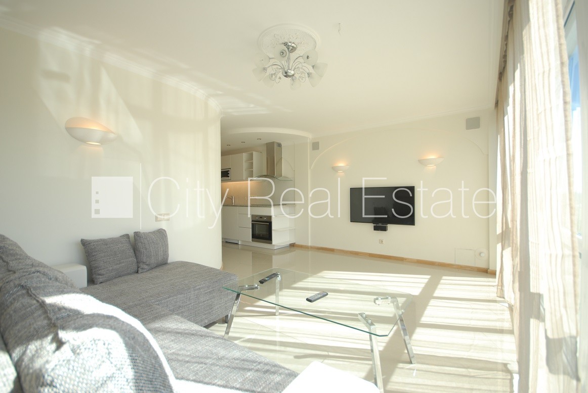 Sludinājumi. Jaunceltne, pagalma ēka, labiekārtota apzaļumota teritorija, labiekārtots apzaļumots pagalms, Cena: 950 EUR/mēn Foto #3