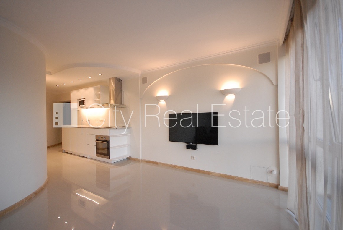 Sludinājumi. Jaunceltne, pagalma ēka, labiekārtota apzaļumota teritorija, labiekārtots apzaļumots pagalms, Cena: 950 EUR/mēn Foto #5