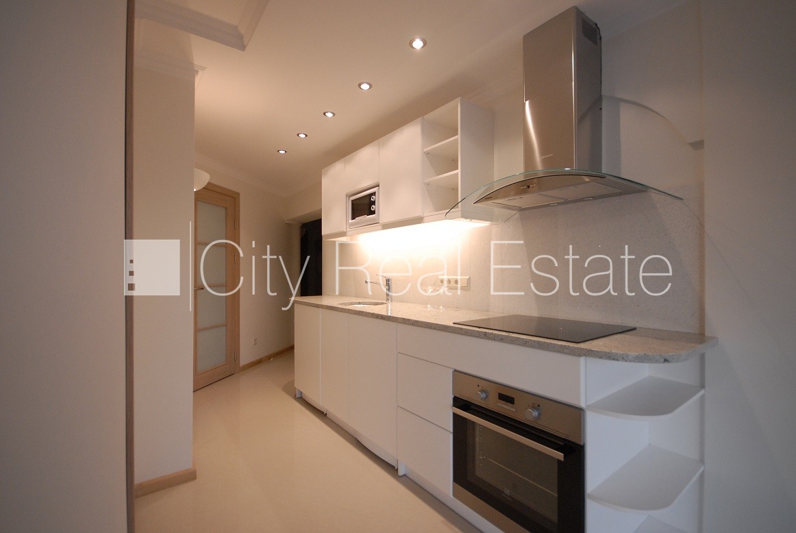 Sludinājumi. Jaunceltne, pagalma ēka, labiekārtota apzaļumota teritorija, labiekārtots apzaļumots pagalms, Cena: 950 EUR/mēn Foto #7