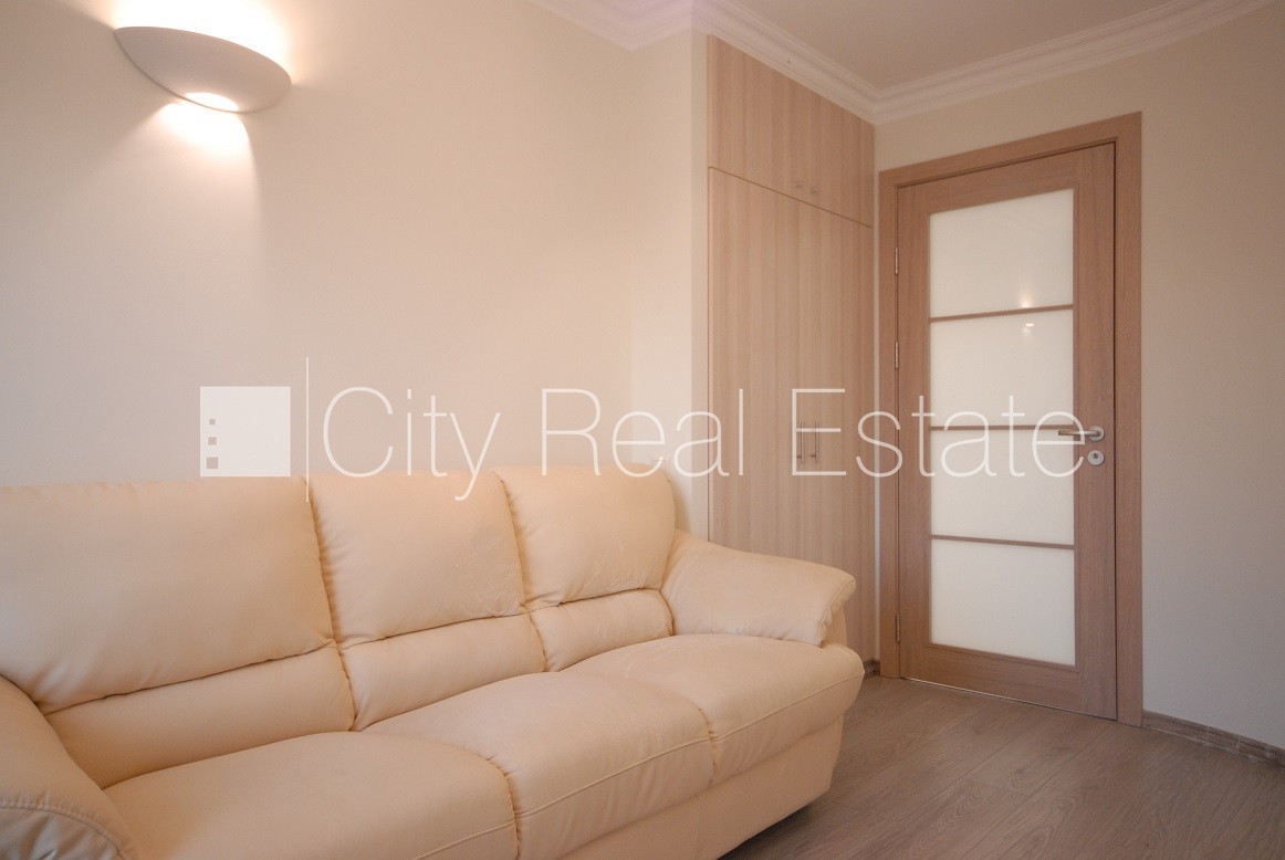 Sludinājumi. Jaunceltne, pagalma ēka, labiekārtota apzaļumota teritorija, labiekārtots apzaļumots pagalms, Cena: 950 EUR/mēn Foto #11