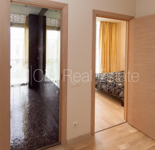 Объявление. Новостройка, возможность аренды парковки, лифт, количество спален 1 шт., одна изолированная Цена: 800 EUR/мес. Foto #3