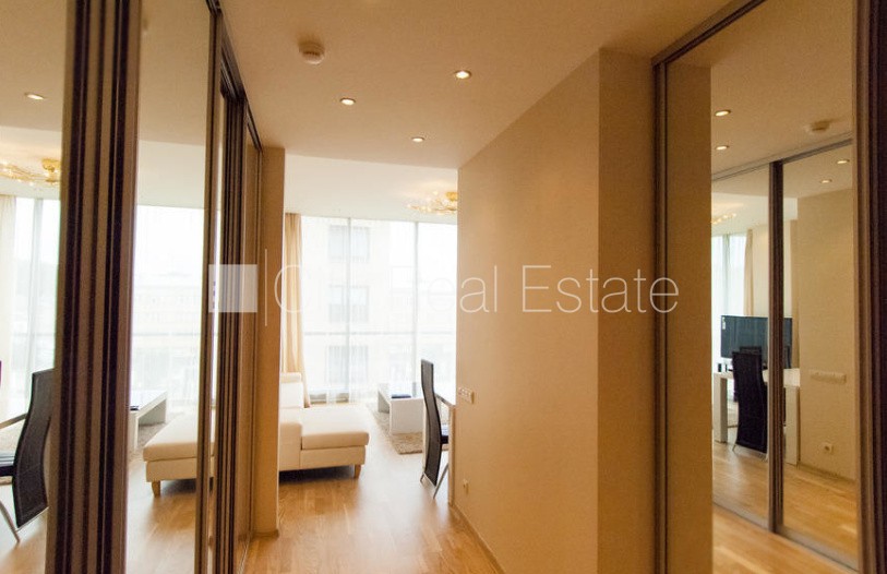 Объявление. Новостройка, возможность аренды парковки, лифт, количество спален 1 шт., одна изолированная Цена: 800 EUR/мес. Foto #5