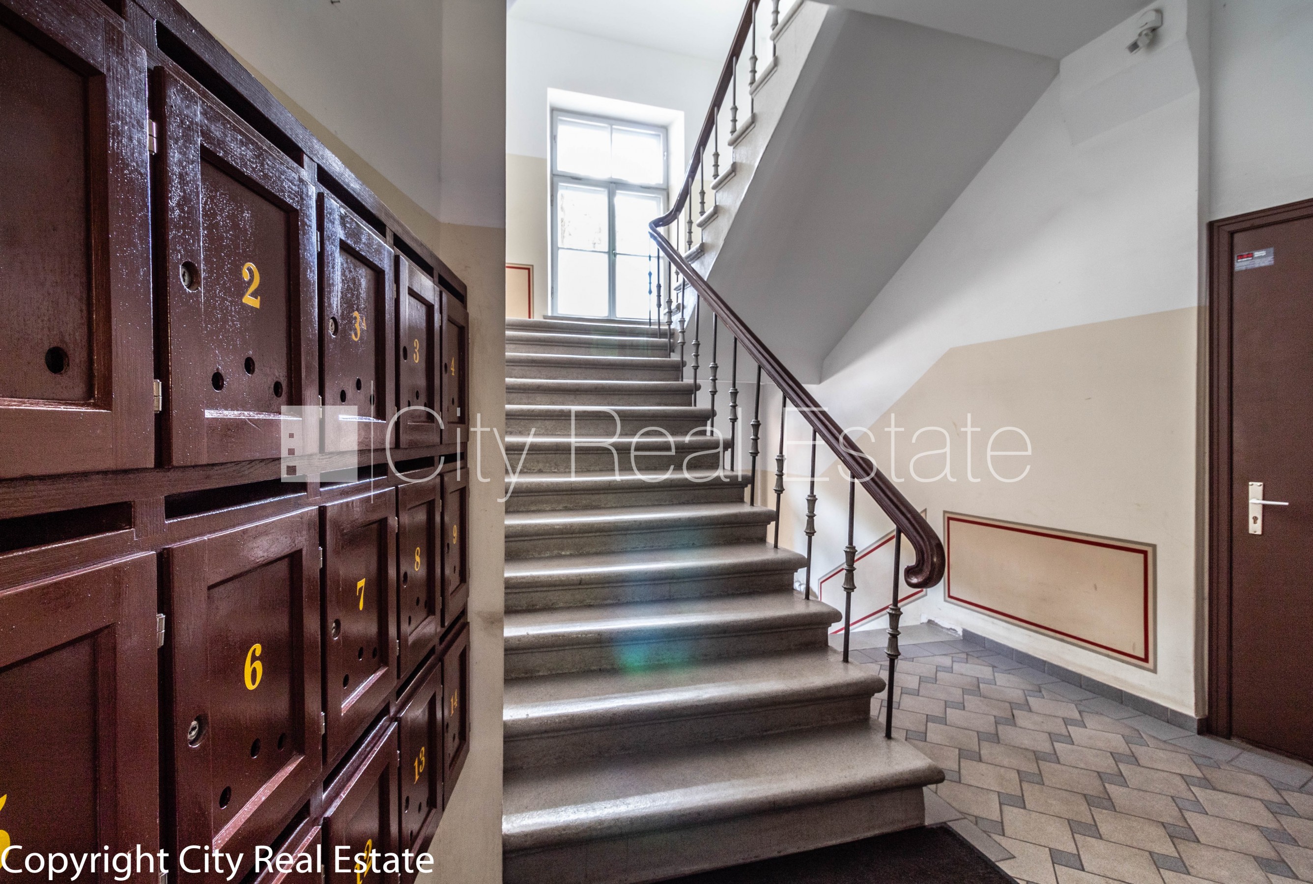 Sludinājumi. Fasādes māja, renovēta māja, slēgts pagalms, ieeja no ielas, kāpņu telpa pēc kosmētiskā remonta, Cena: 470 EUR/mēn Foto #17