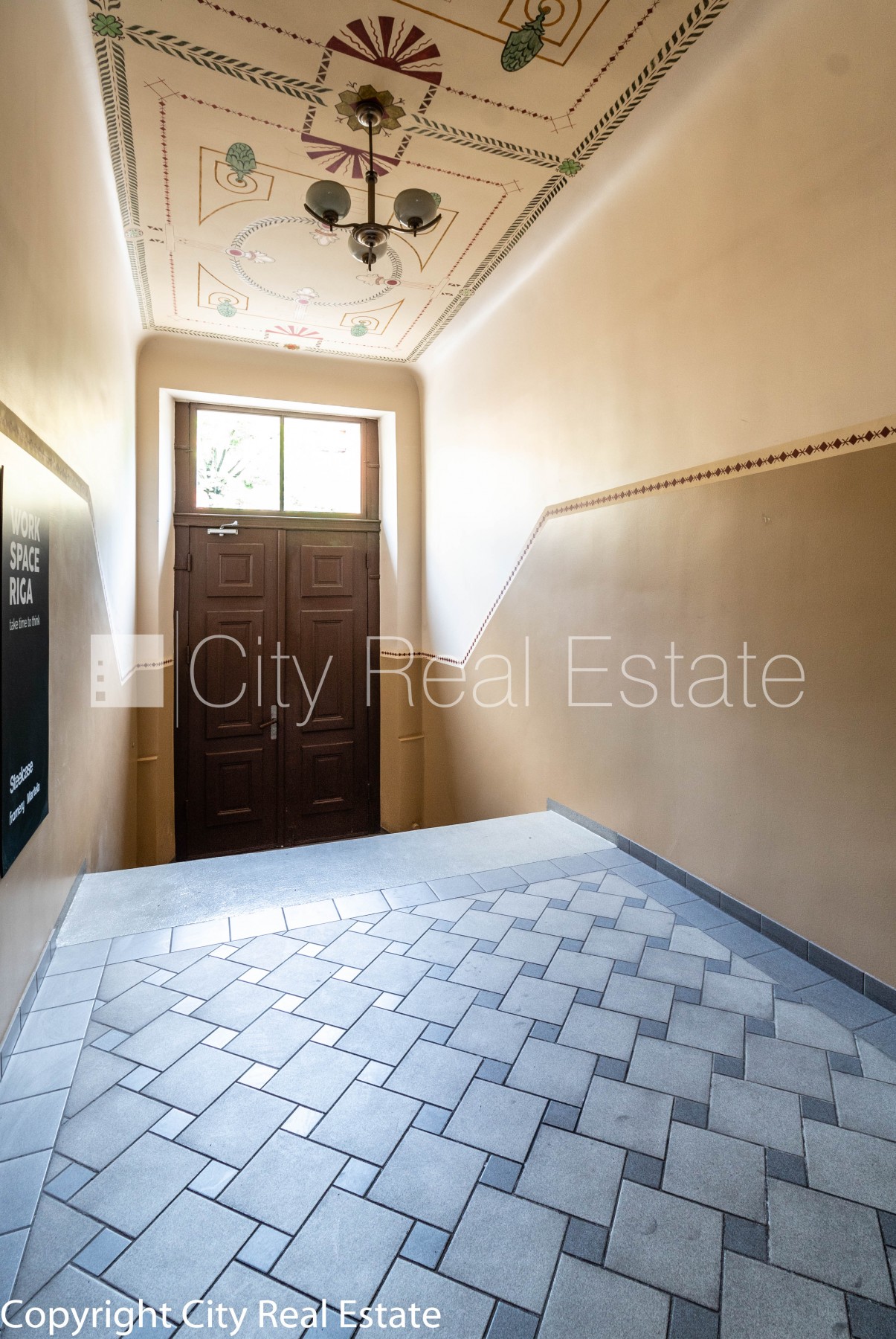 Sludinājumi. Fasādes māja, renovēta māja, slēgts pagalms, ieeja no ielas, kāpņu telpa pēc kosmētiskā remonta, Cena: 470 EUR/mēn Foto #19