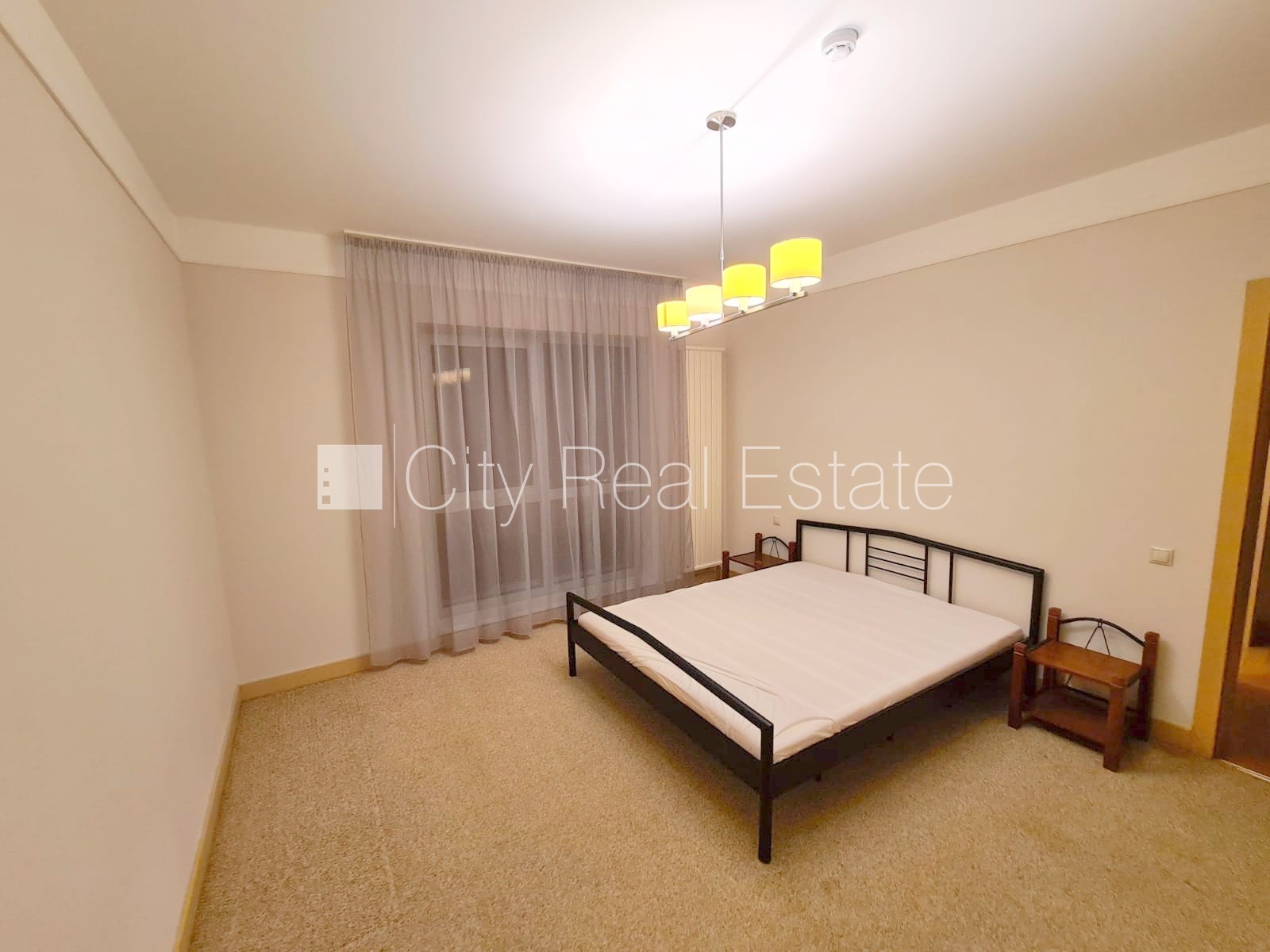 Sludinājumi. Jaunceltne, slēgts pagalms, slēgta teritorija, garāžas vārti aprīkoti ar automatizētu atvēršanās un Cena: 850 EUR/mēn Foto #22