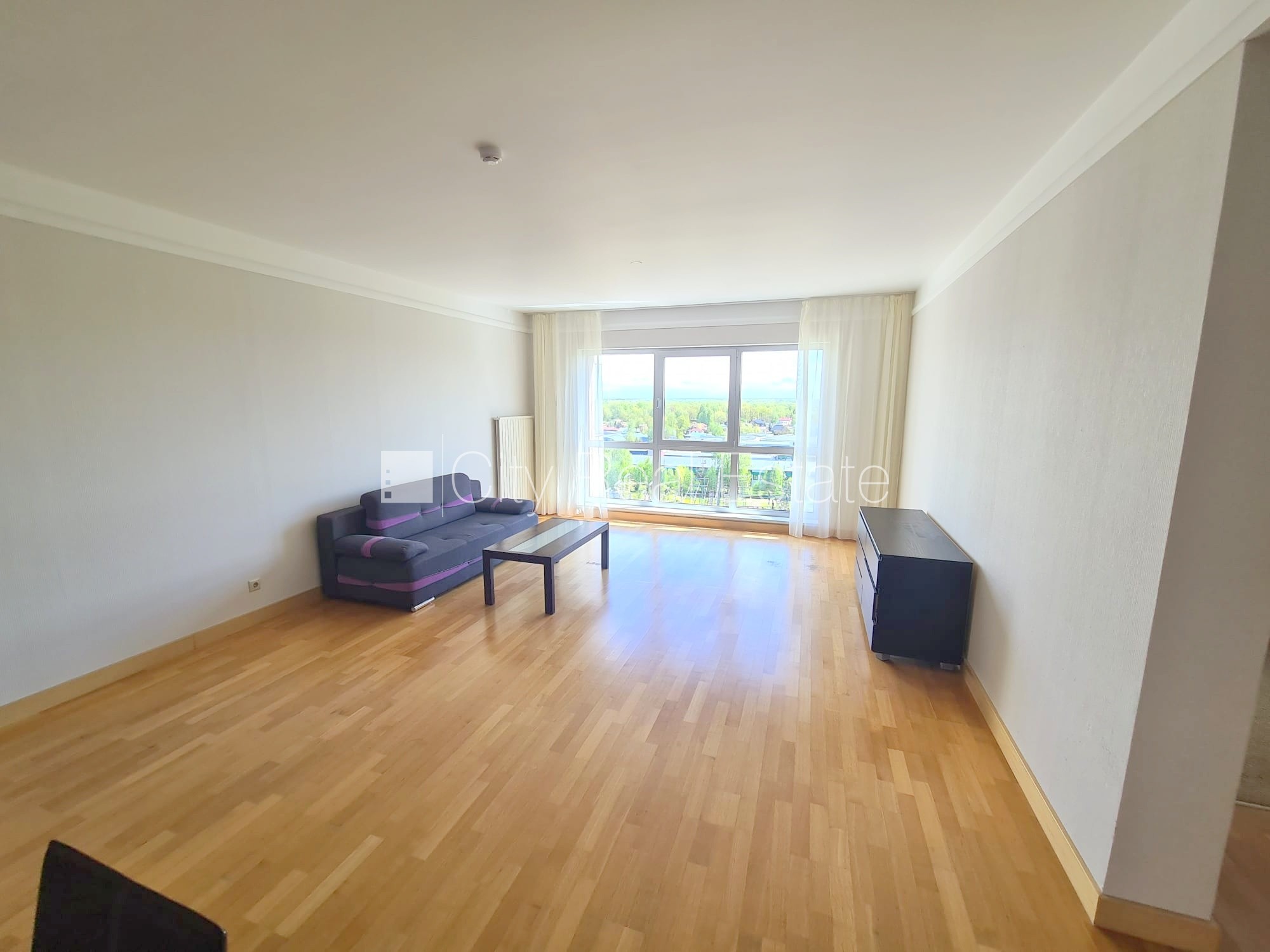 Sludinājumi. Jaunceltne, slēgts pagalms, slēgta teritorija, garāžas vārti aprīkoti ar automatizētu atvēršanās un Cena: 850 EUR/mēn Foto #15