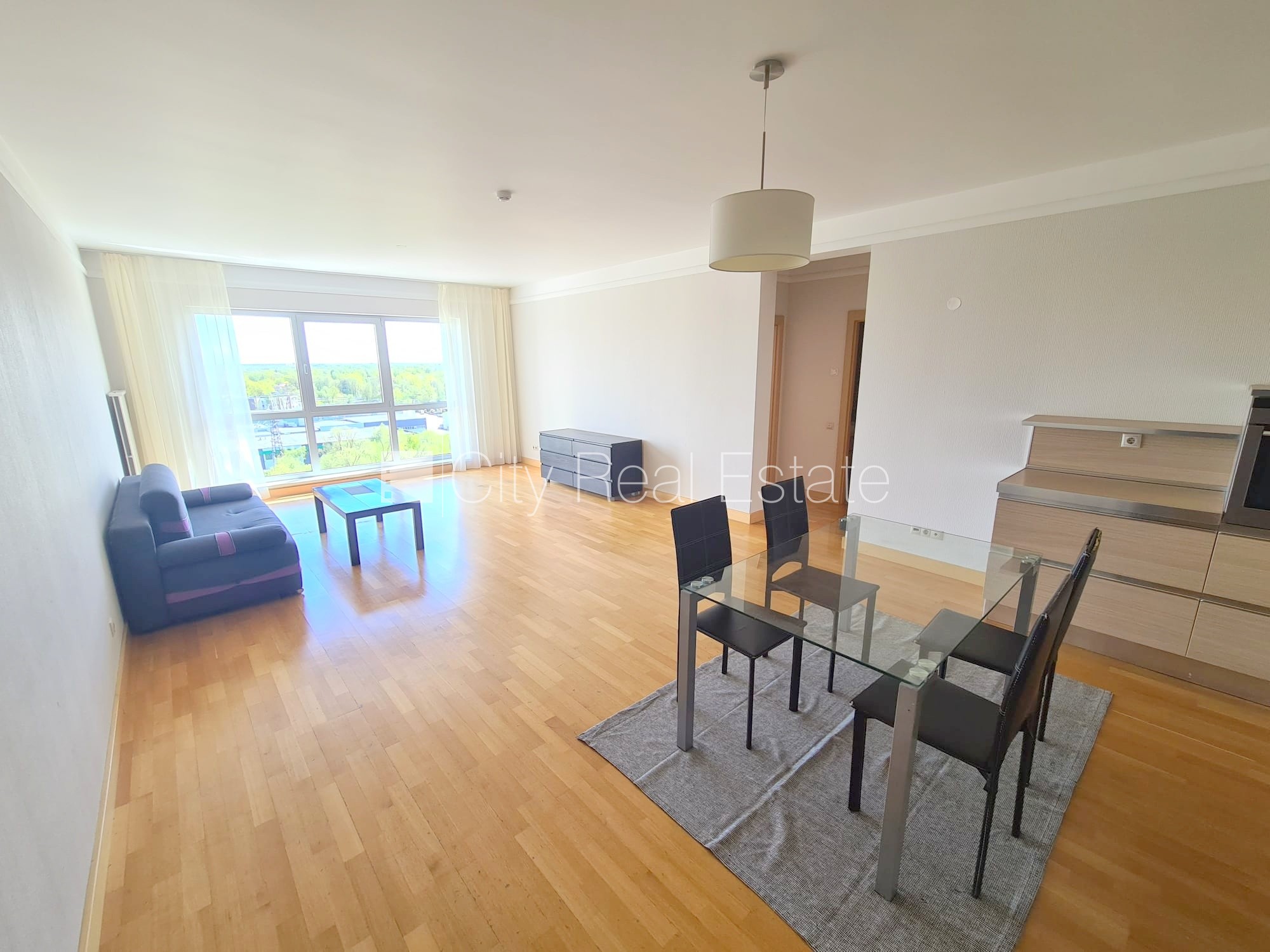 Sludinājumi. Jaunceltne, slēgts pagalms, slēgta teritorija, garāžas vārti aprīkoti ar automatizētu atvēršanās un Cena: 850 EUR/mēn Foto #11