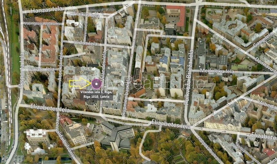 Sludinājumi. Fasādes māja, renovēta māja, ieeja no ielas, kāpņu telpa pēc kapitālā remonta, logi vērsti uz Cena: 2700 EUR/mēn Foto #10