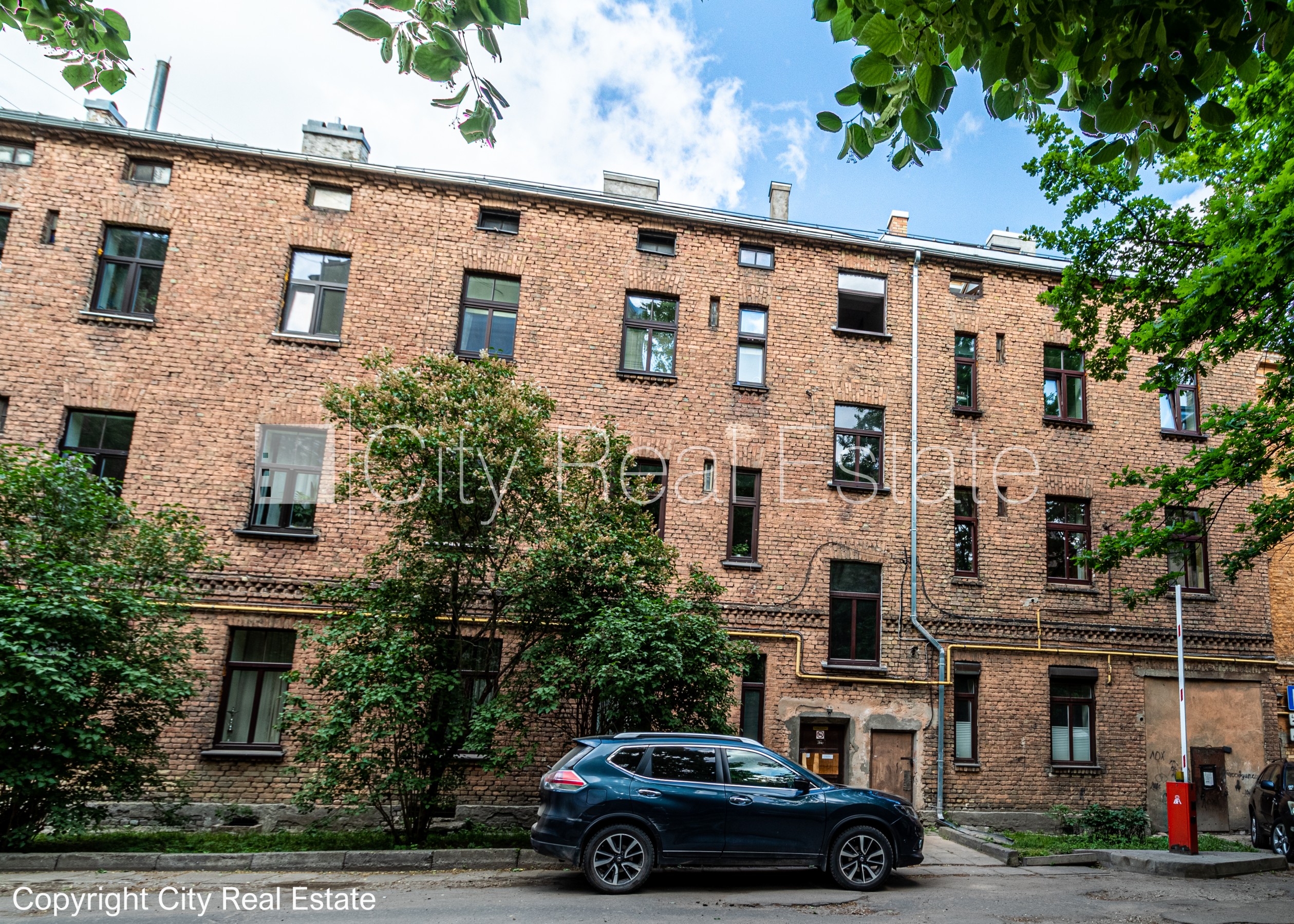 Sludinājumi. Fasādes māja, renovēta māja, vieta automašīnai, ieeja no ielas un pagalma, logi vērsti mājas abās Cena: 165000 EUR Foto #19