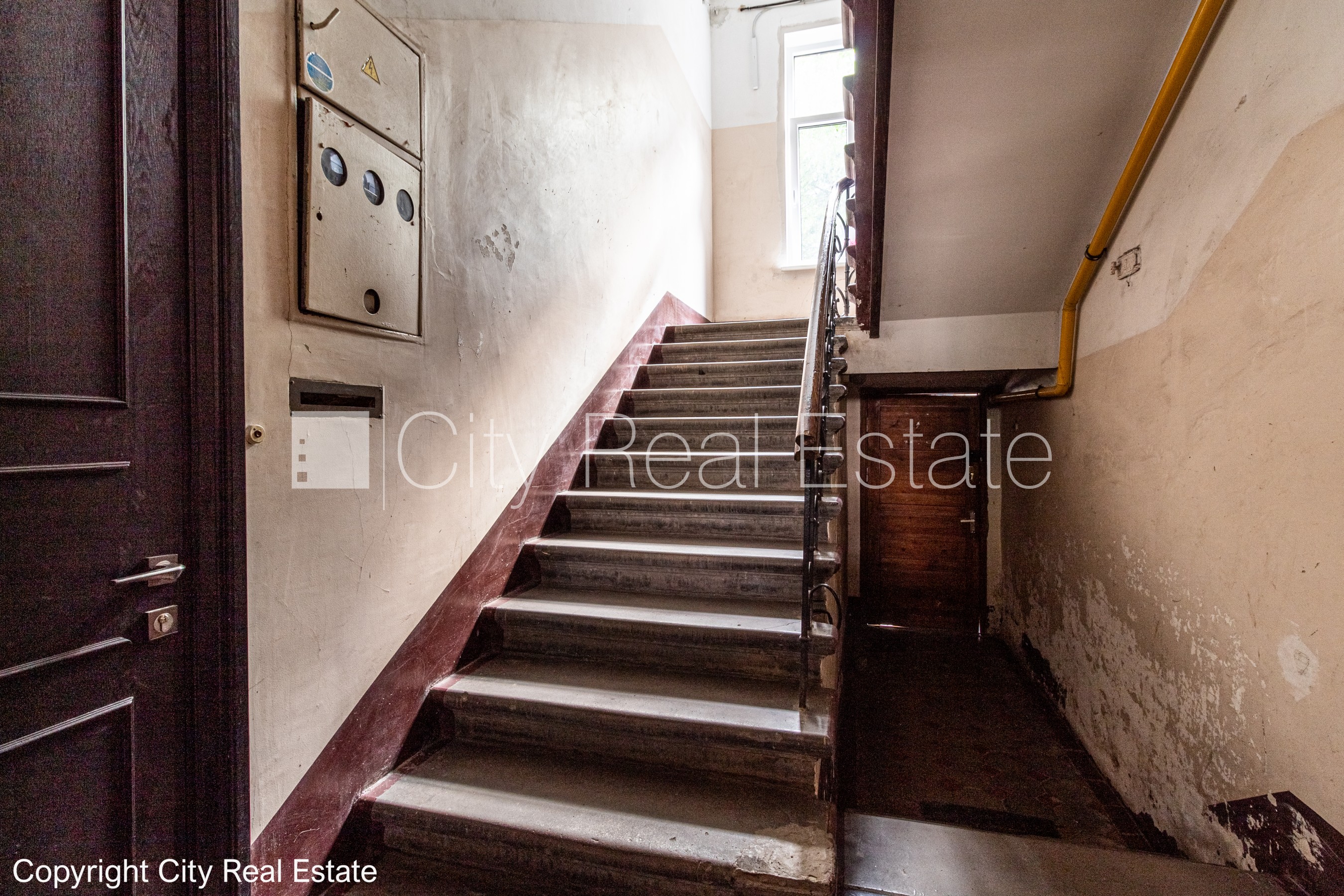 Sludinājumi. Fasādes māja, renovēta māja, vieta automašīnai, ieeja no ielas un pagalma, logi vērsti mājas abās Cena: 165000 EUR Foto #18