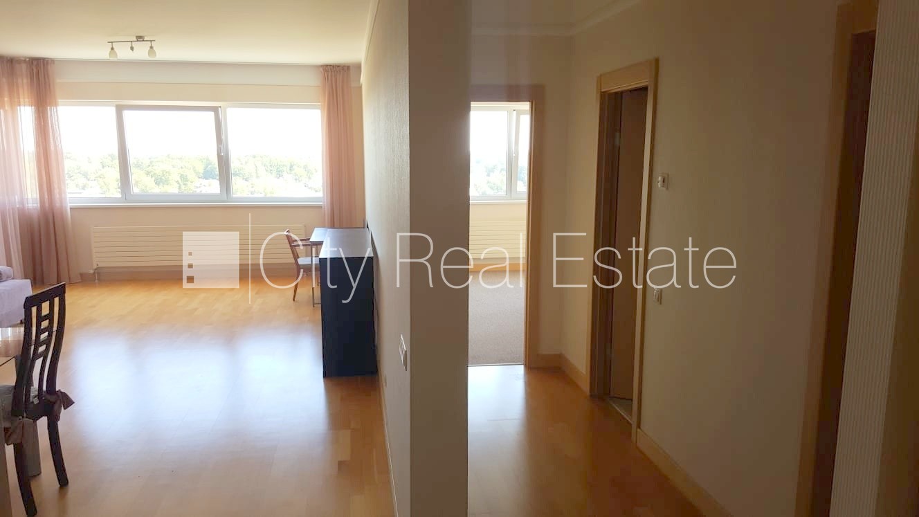 Sludinājumi. Projekts - Panorama Plaza, jaunceltne, slēgta teritorija, ieeja no ielas, ir lifts, logi vērsti uz Cena: 700 EUR/mēn Foto #2