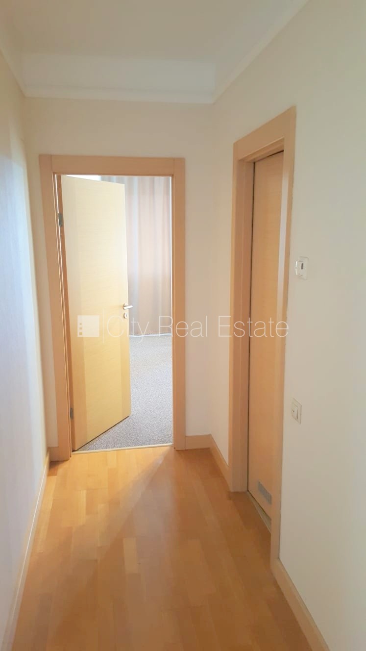 Sludinājumi. Projekts - Panorama Plaza, jaunceltne, slēgta teritorija, ieeja no ielas, ir lifts, logi vērsti uz Cena: 700 EUR/mēn Foto #17