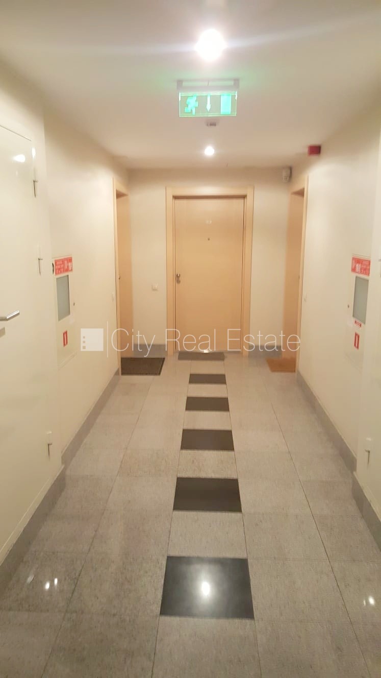 Sludinājumi. Projekts - Panorama Plaza, jaunceltne, slēgta teritorija, ieeja no ielas, ir lifts, logi vērsti uz Cena: 700 EUR/mēn Foto #21