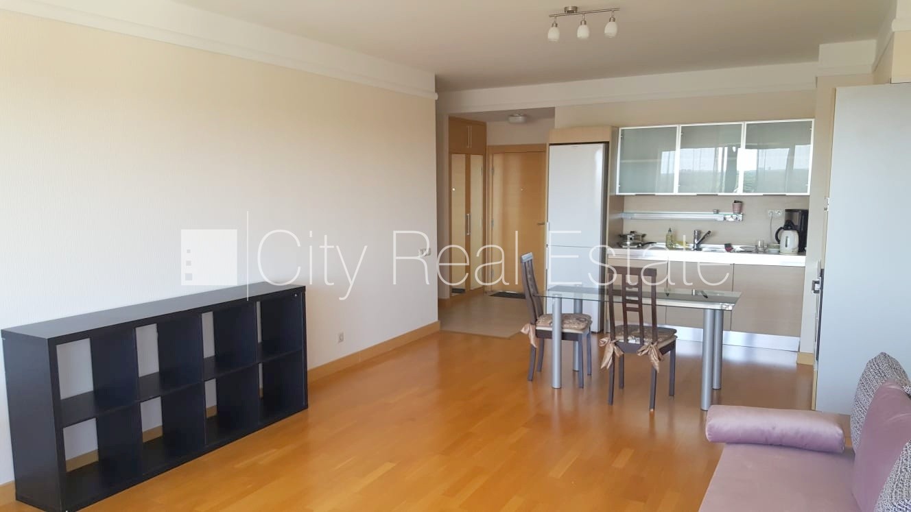 Sludinājumi. Projekts - Panorama Plaza, jaunceltne, slēgta teritorija, ieeja no ielas, ir lifts, logi vērsti uz Cena: 700 EUR/mēn Foto #6