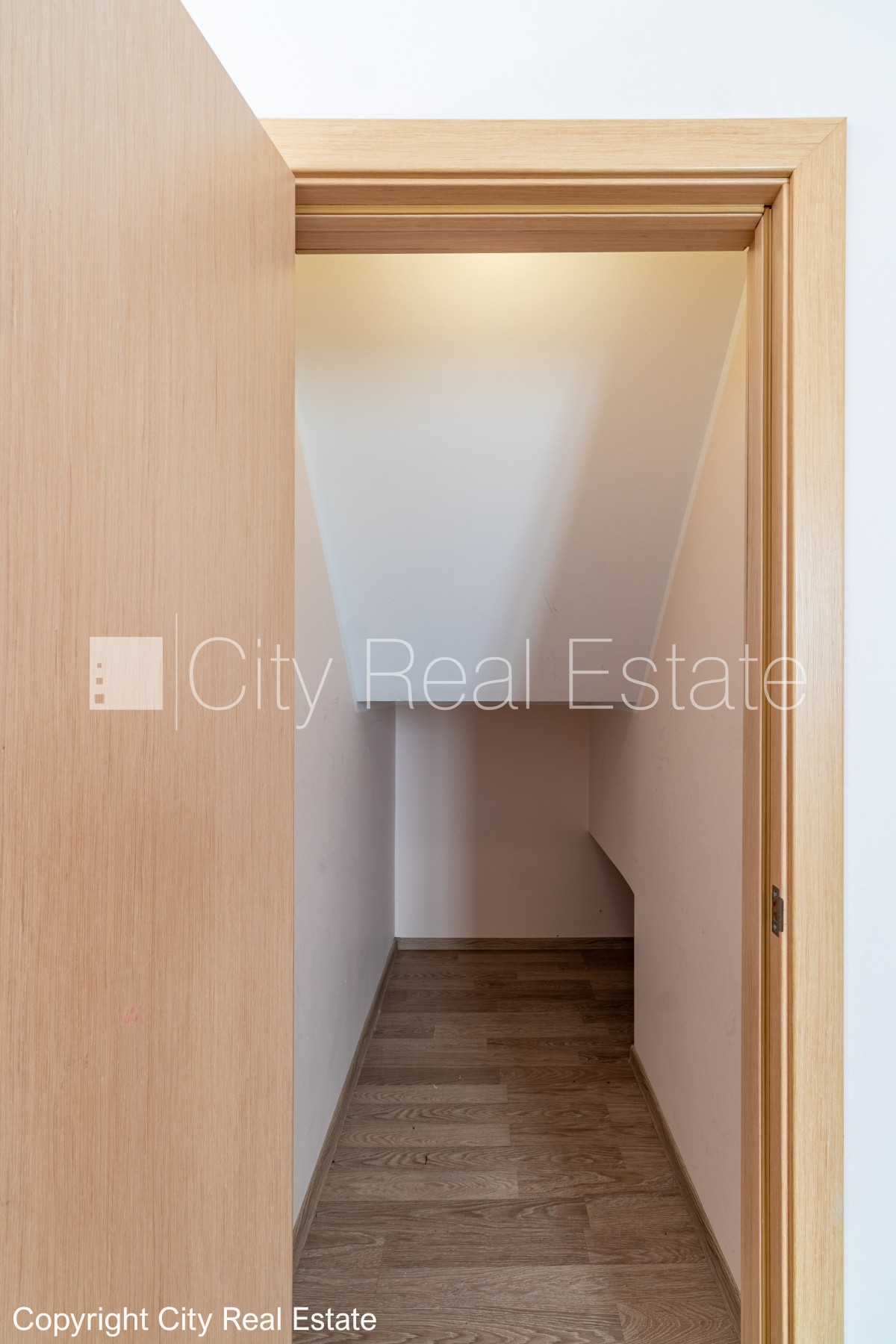 Sludinājumi. Zeme īpašumā, privātmāja, rindu māja, jaunceltne, zaļā teritorija 345 m2, labiekārtota apzaļumota Cena: 380000 EUR Foto #21