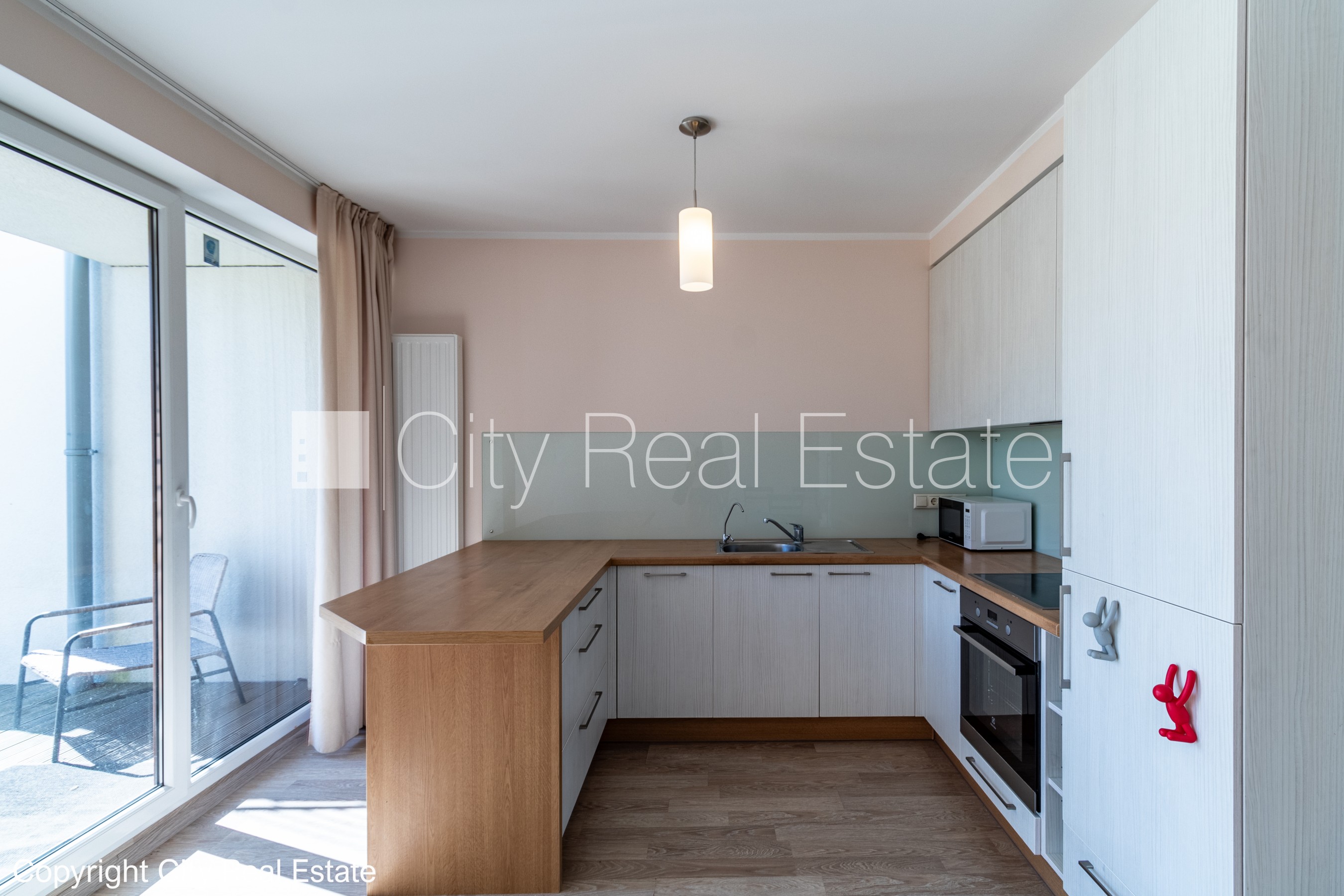 Sludinājumi. Zeme īpašumā, privātmāja, rindu māja, jaunceltne, zaļā teritorija 345 m2, labiekārtota apzaļumota Cena: 380000 EUR Foto #2