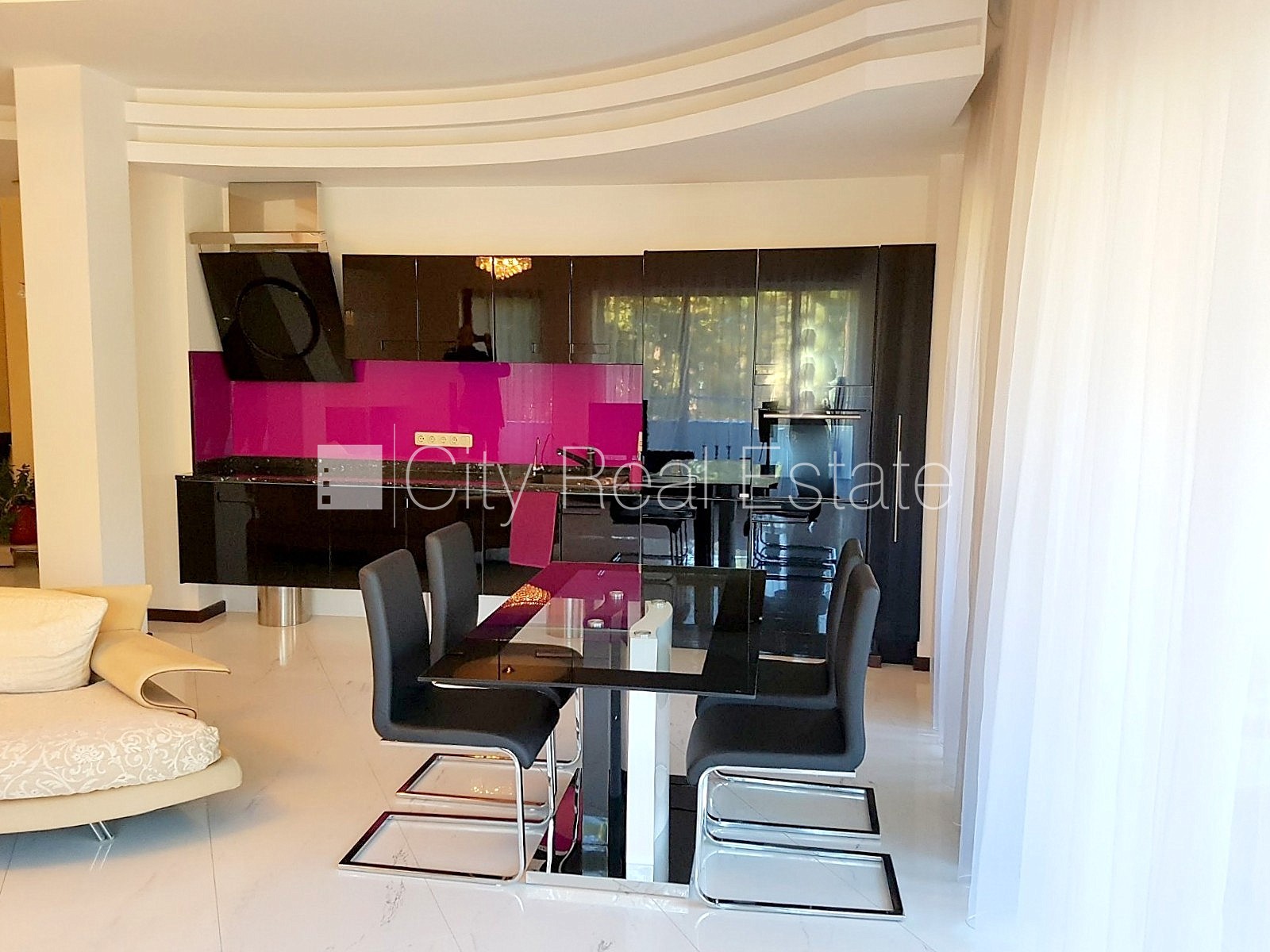 Sludinājumi. Projekts - Jūras Pils, zeme īpašumā, jaunceltne, pagalma māja, labiekārtots apzaļumots pagalms, Cena: 550000 EUR Foto #2