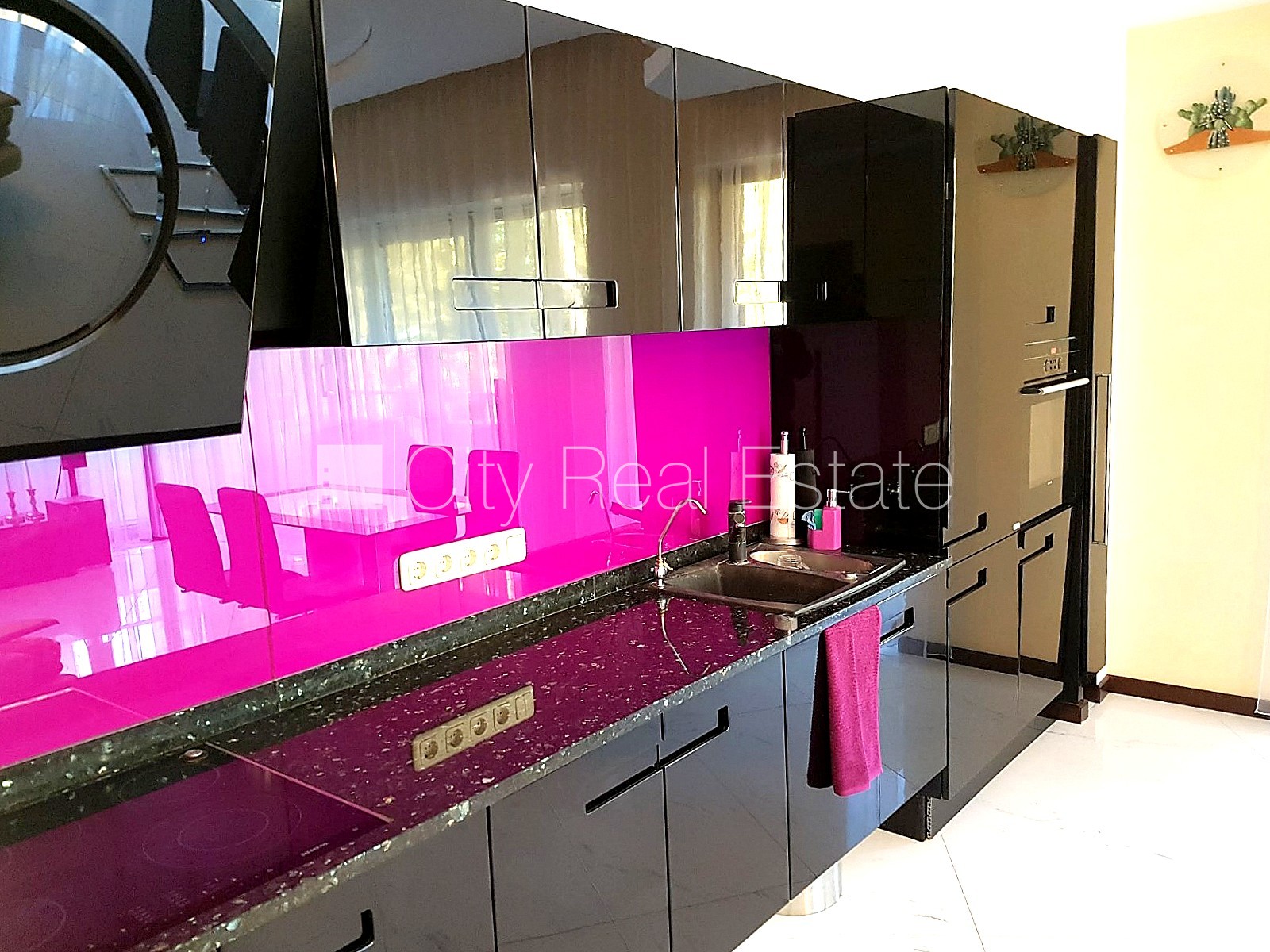 Sludinājumi. Projekts - Jūras Pils, zeme īpašumā, jaunceltne, pagalma māja, labiekārtots apzaļumots pagalms, Cena: 550000 EUR Foto #3