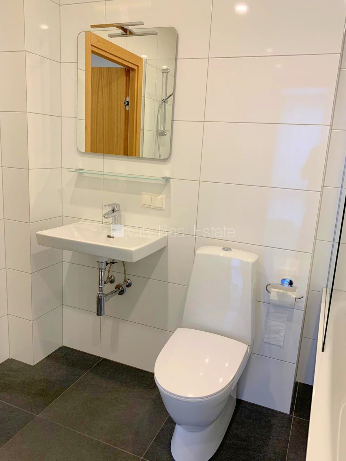 Sludinājumi. Jaunceltne, labiekārtota apzaļumota teritorija, slēgts pagalms, apsargāta autostāvvieta, apsargāts Cena: 316500 EUR Foto #7