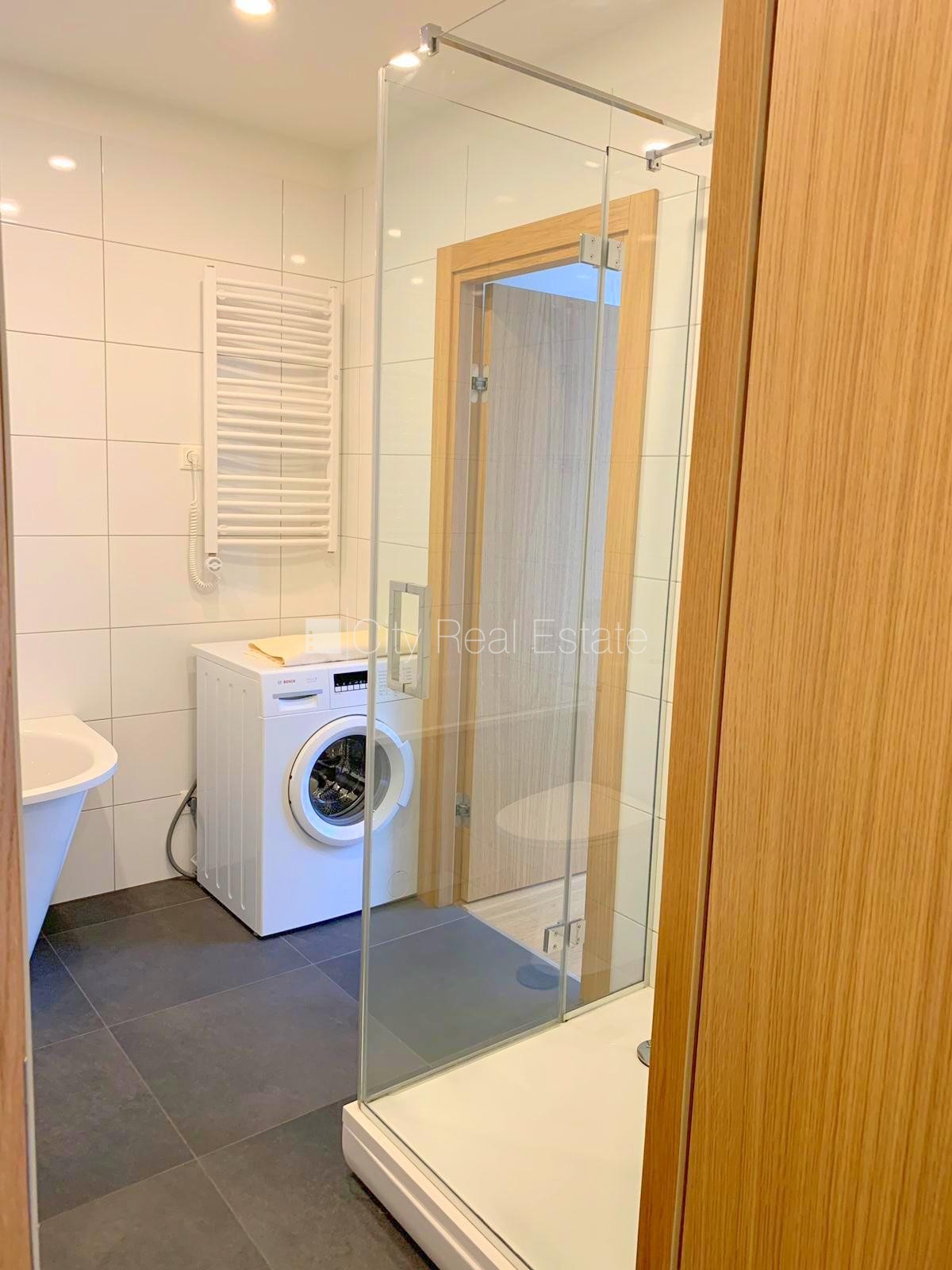 Sludinājumi. Jaunceltne, labiekārtota apzaļumota teritorija, slēgts pagalms, apsargāta autostāvvieta, apsargāts Cena: 316500 EUR Foto #6