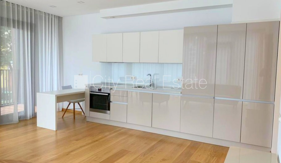 Sludinājumi. Jaunceltne, labiekārtota apzaļumota teritorija, slēgts pagalms, apsargāta autostāvvieta, apsargāts Cena: 316500 EUR Foto #3