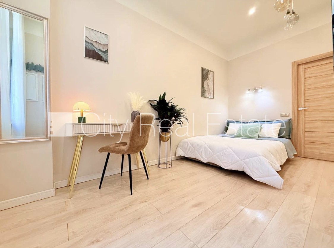 Sludinājumi. Renovēta māja, slēgts pagalms, ir lifts, kāpņu telpa pēc kapitālā remonta, studio tipa, virtuve Cena: 480 EUR/mēn Foto #2