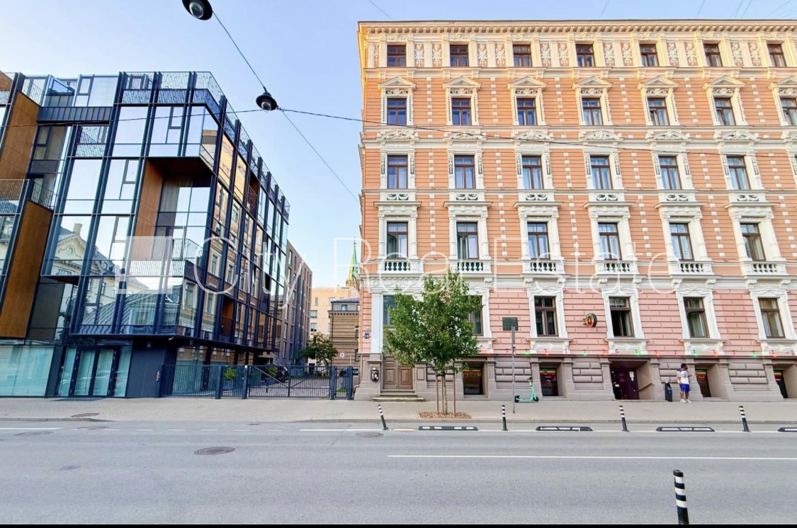 Sludinājumi. Renovēta māja, slēgts pagalms, ir lifts, kāpņu telpa pēc kapitālā remonta, studio tipa, virtuve Cena: 480 EUR/mēn Foto #9