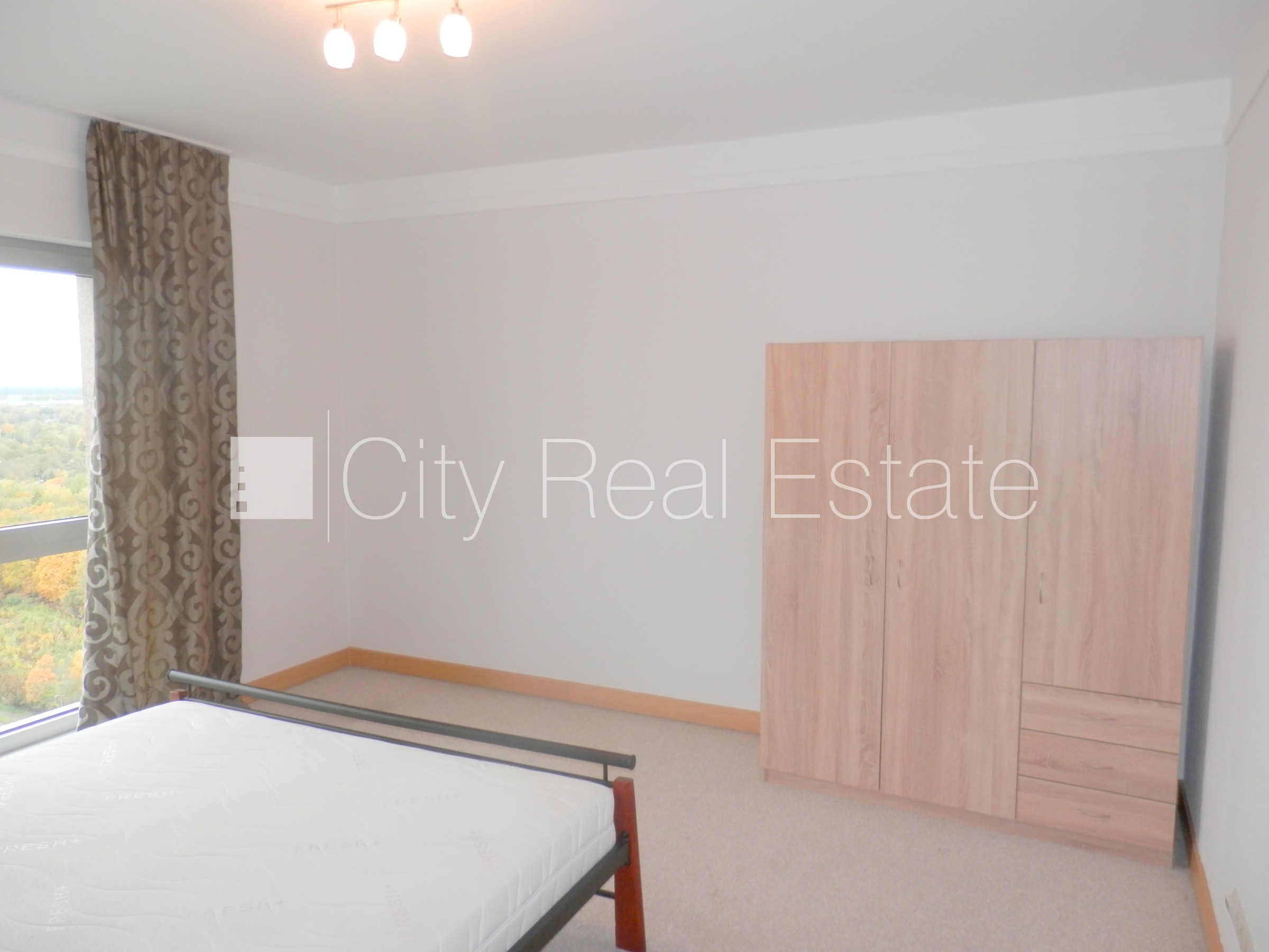 Sludinājumi. Projekts - Panorama Plaza, jaunceltne, teritorijas iebrauktuves vārti aprīkoti ar automatizētu Cena: 930 EUR/mēn Foto #25