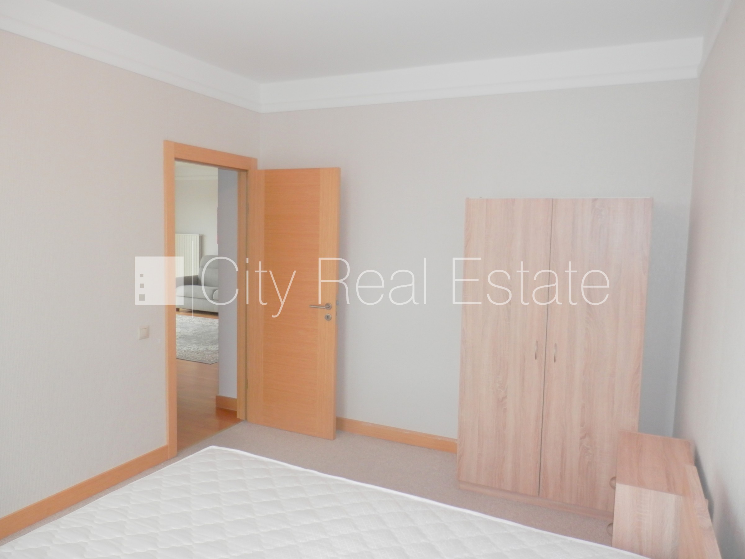 Sludinājumi. Projekts - Panorama Plaza, jaunceltne, teritorijas iebrauktuves vārti aprīkoti ar automatizētu Cena: 930 EUR/mēn Foto #22