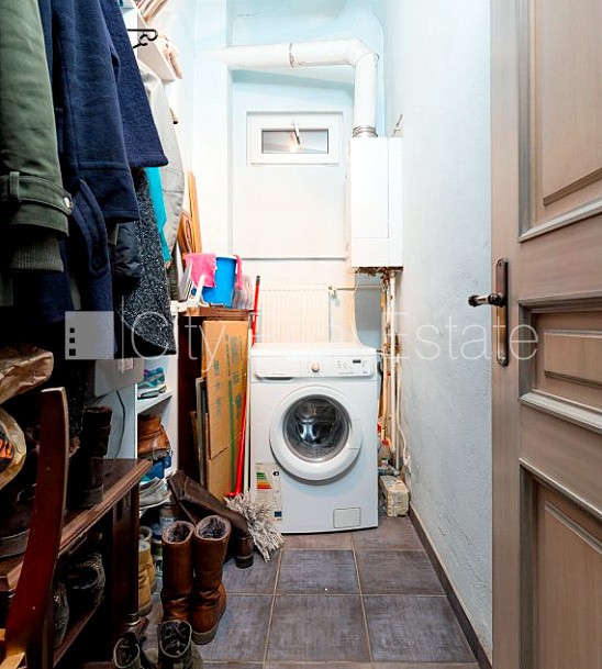 Sludinājumi. Pagalma ēka, ķieģeļu mūra sienas, fasāde ar dekoratīvo apmetumu, labiekārtots apzaļumots pagalms, Cena: 229900 EUR Foto #16