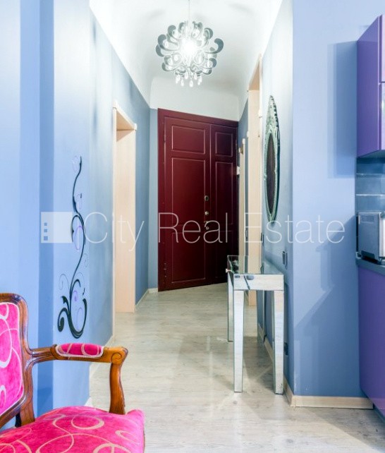 Sludinājumi. Pagalma ēka, ķieģeļu mūra sienas, fasāde ar dekoratīvo apmetumu, labiekārtots apzaļumots pagalms, Cena: 229900 EUR Foto #11