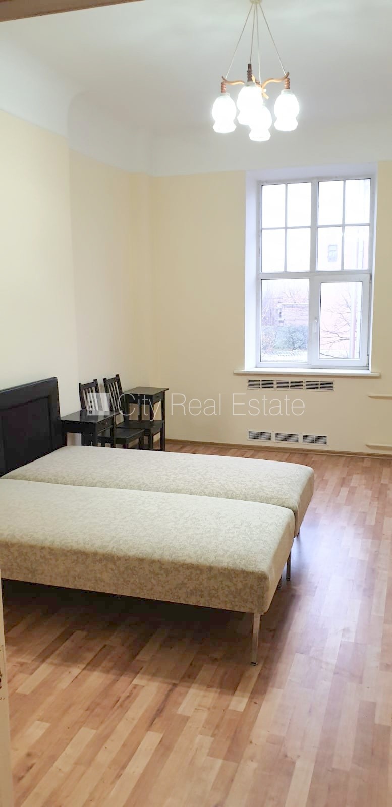 Sludinājumi. Fasādes māja, renovēta māja, ieeja no ielas, ir lifts, kāpņu telpa pēc kapitālā remonta, logi Cena: 235 EUR/mēn Foto #8