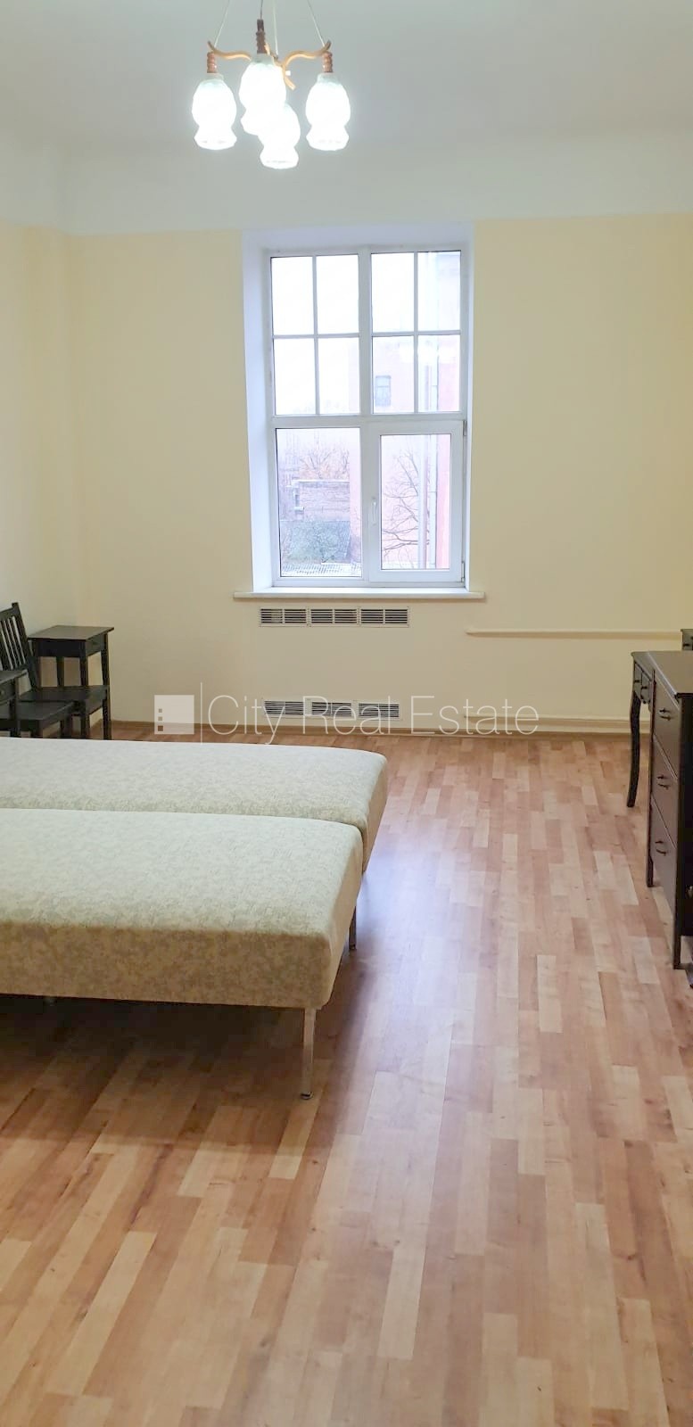 Sludinājumi. Fasādes māja, renovēta māja, ieeja no ielas, ir lifts, kāpņu telpa pēc kapitālā remonta, logi Cena: 235 EUR/mēn Foto #9