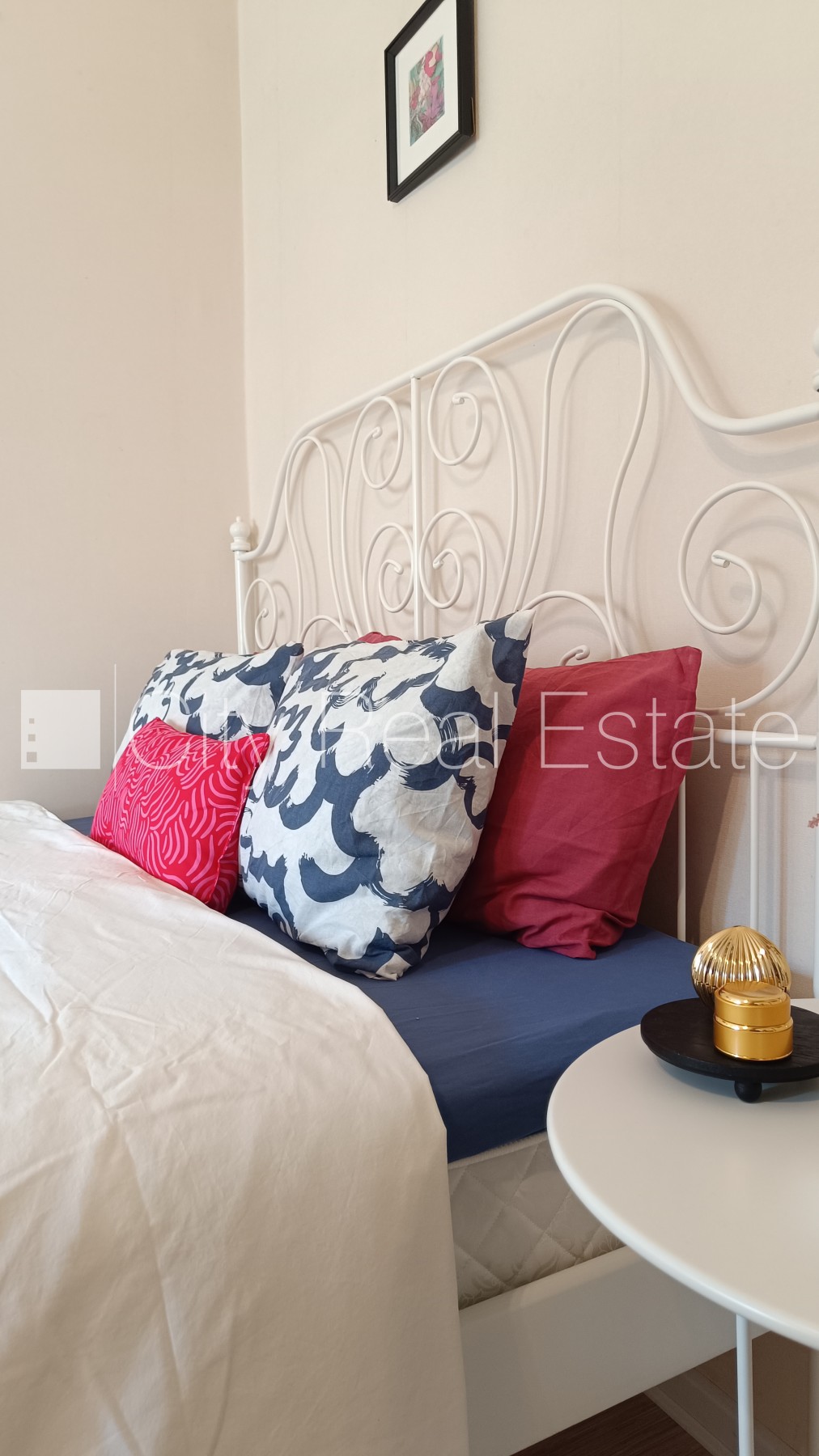 Sludinājumi. Pagalma ēka, renovēta māja, labiekārtots apzaļumots pagalms, slēgts pagalms, ieeja no pagalma, ir Cena: 700 EUR/mēn Foto #2