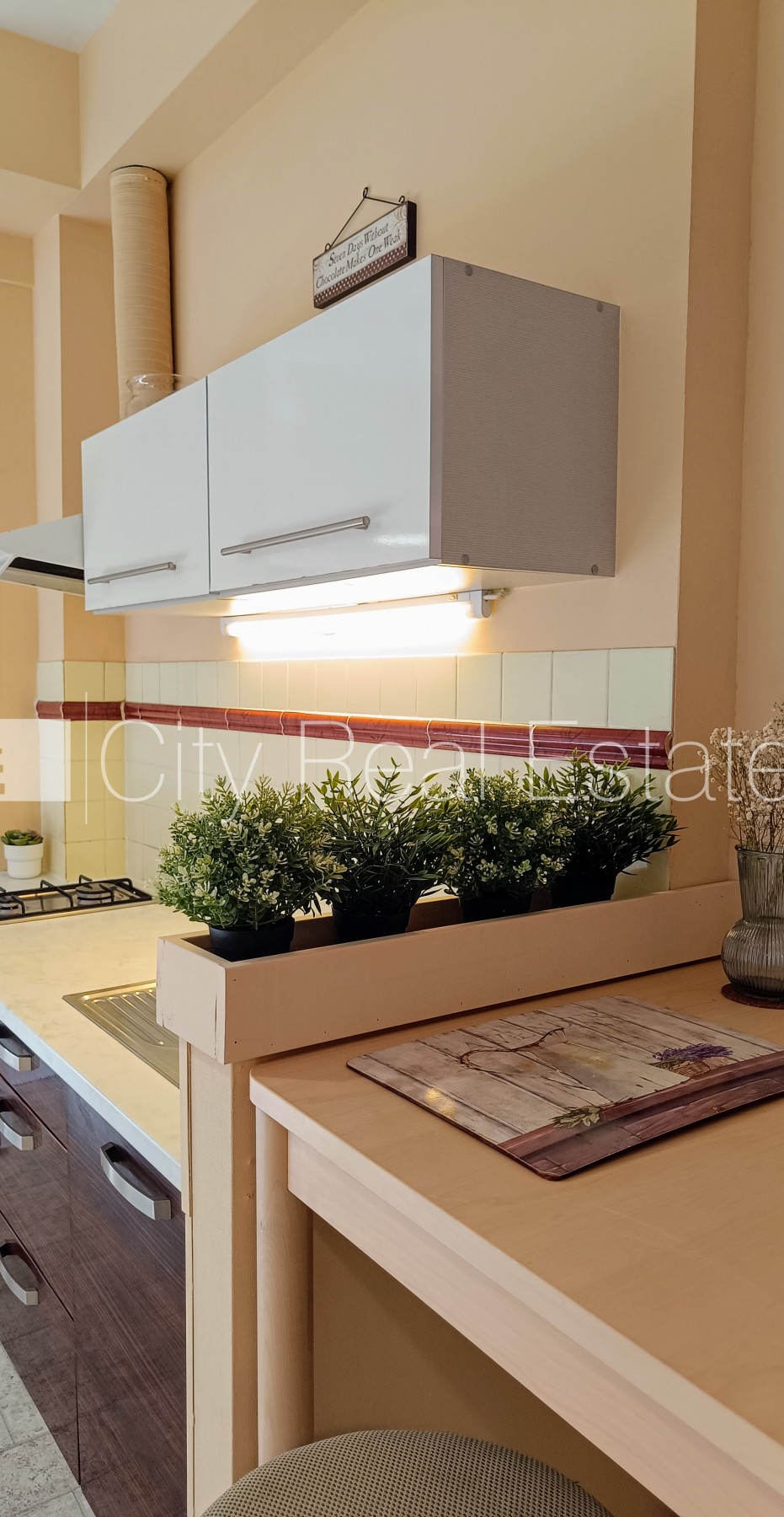 Sludinājumi. Pagalma ēka, renovēta māja, labiekārtots apzaļumots pagalms, slēgts pagalms, ieeja no pagalma, ir Cena: 700 EUR/mēn Foto #15