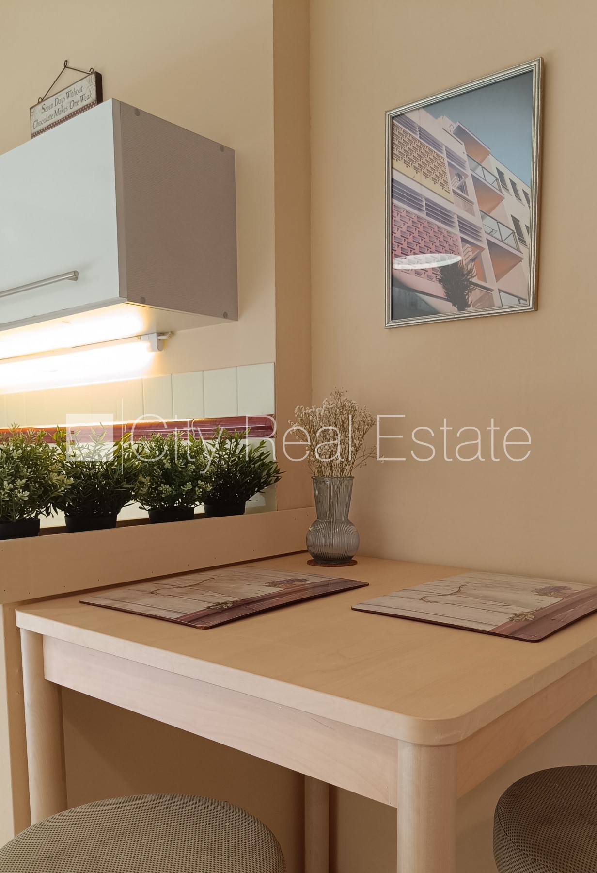 Sludinājumi. Pagalma ēka, renovēta māja, labiekārtots apzaļumots pagalms, slēgts pagalms, ieeja no pagalma, ir Cena: 700 EUR/mēn Foto #14