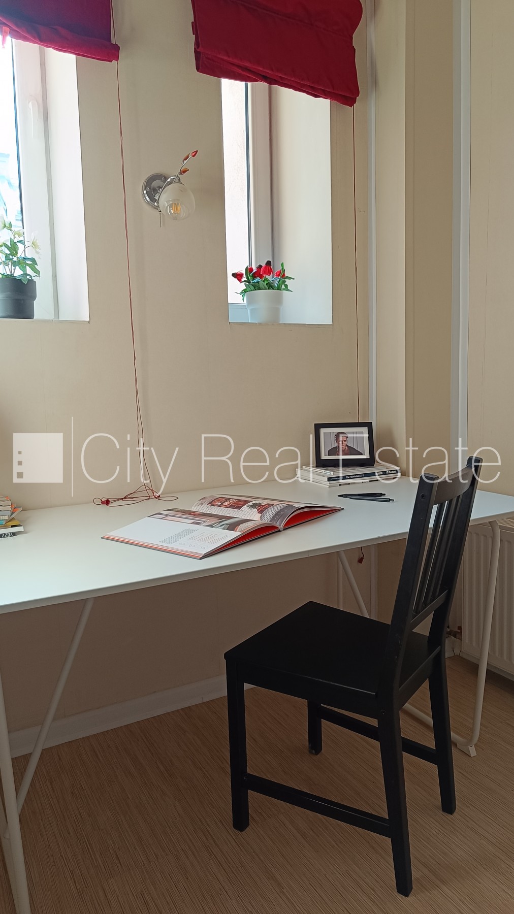 Sludinājumi. Pagalma ēka, renovēta māja, labiekārtots apzaļumots pagalms, slēgts pagalms, ieeja no pagalma, ir Cena: 700 EUR/mēn Foto #5
