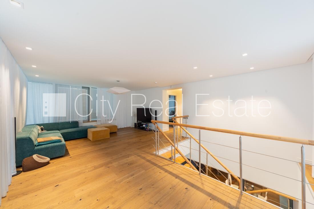 Sludinājumi. Privātmāja, labiekārtota apzaļumota teritorija, iežogota teritorija, vieta automašīnai, terase, Cena: 3000 EUR/mēn Foto #11