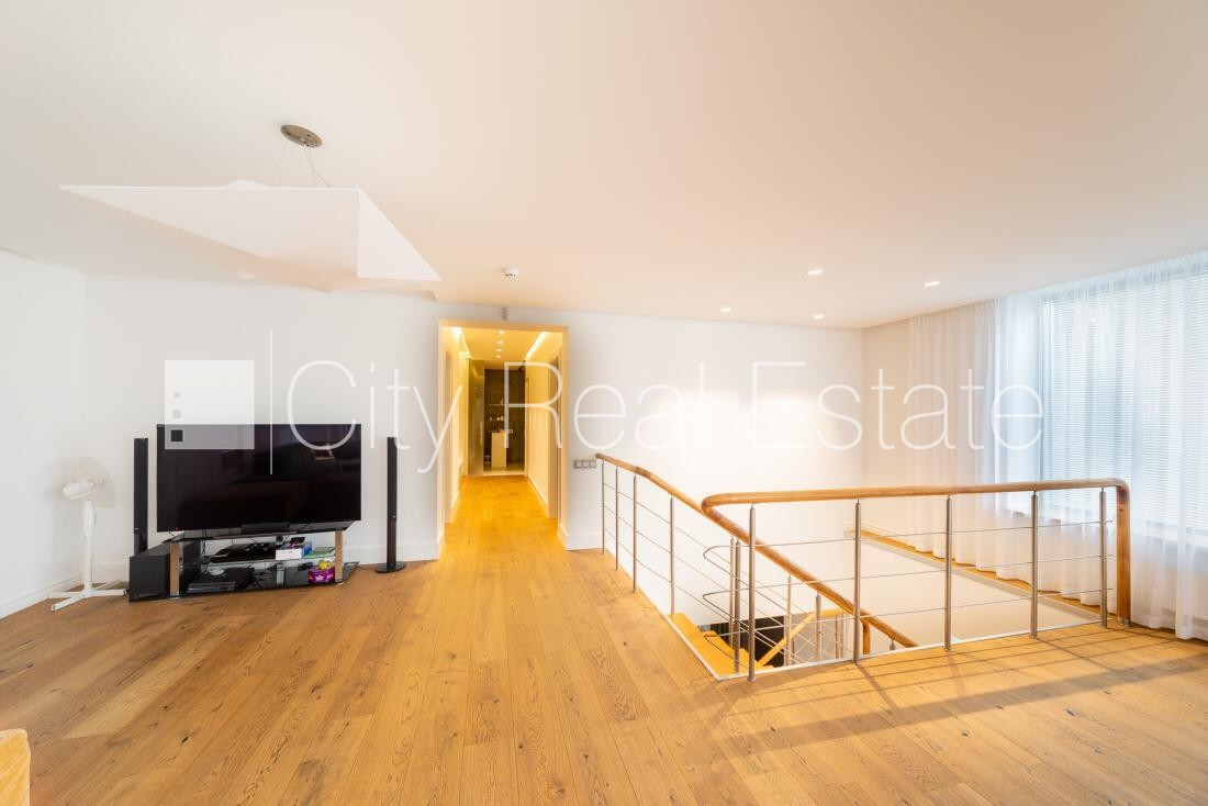 Sludinājumi. Privātmāja, labiekārtota apzaļumota teritorija, iežogota teritorija, vieta automašīnai, terase, Cena: 3000 EUR/mēn Foto #12