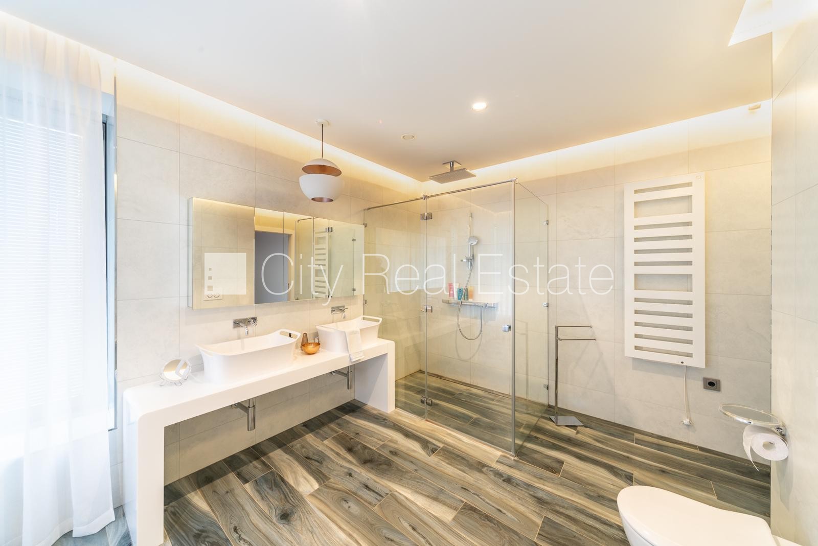 Sludinājumi. Privātmāja, labiekārtota apzaļumota teritorija, iežogota teritorija, vieta automašīnai, terase, Cena: 3000 EUR/mēn Foto #17