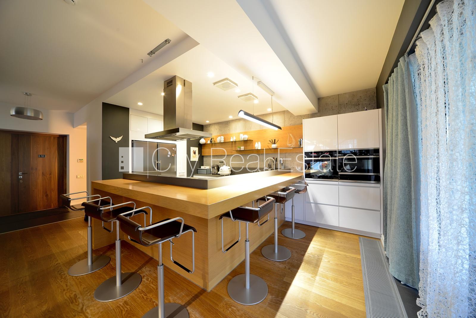 Sludinājumi. Privātmāja, labiekārtota apzaļumota teritorija, iežogota teritorija, vieta automašīnai, terase, Cena: 3000 EUR/mēn Foto #7