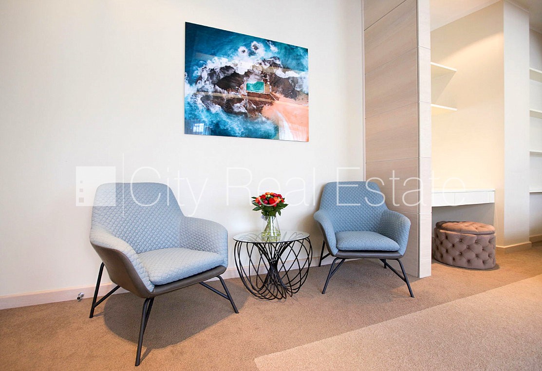 Sludinājumi. Projekts - Blaumaņa 3, fasādes māja, renovēta māja, mainīts Jumta segums, labiekārtota apzaļumota Cena: 2500 EUR/mēn Foto #18