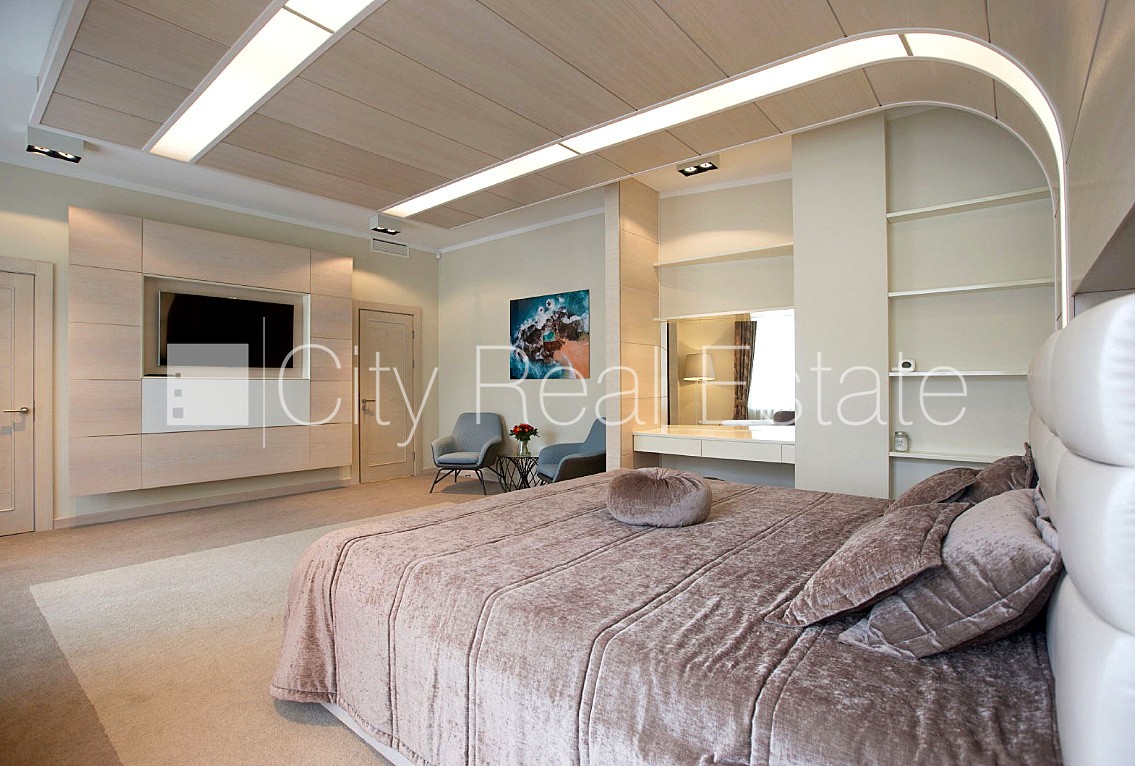 Sludinājumi. Projekts - Blaumaņa 3, fasādes māja, renovēta māja, mainīts Jumta segums, labiekārtota apzaļumota Cena: 2500 EUR/mēn Foto #14