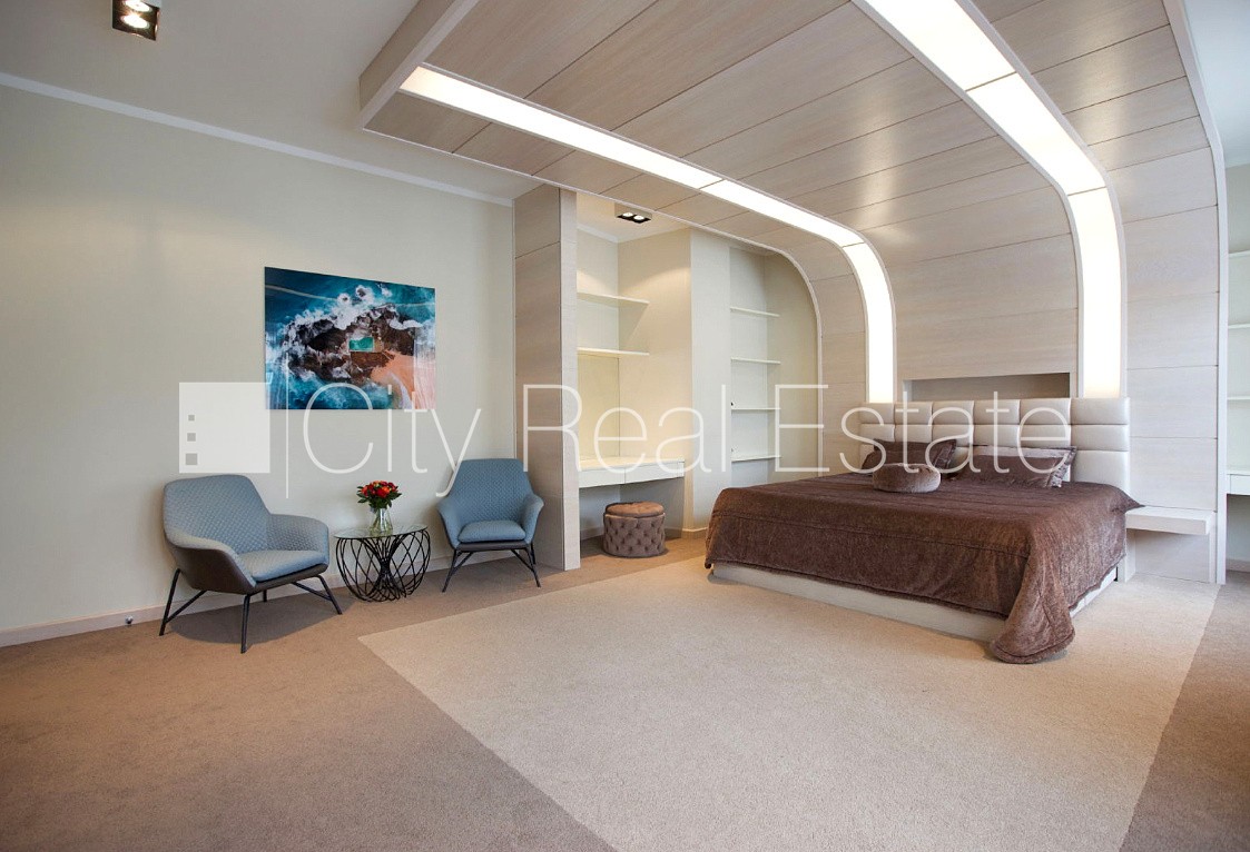 Sludinājumi. Projekts - Blaumaņa 3, fasādes māja, renovēta māja, mainīts Jumta segums, labiekārtota apzaļumota Cena: 2500 EUR/mēn Foto #15