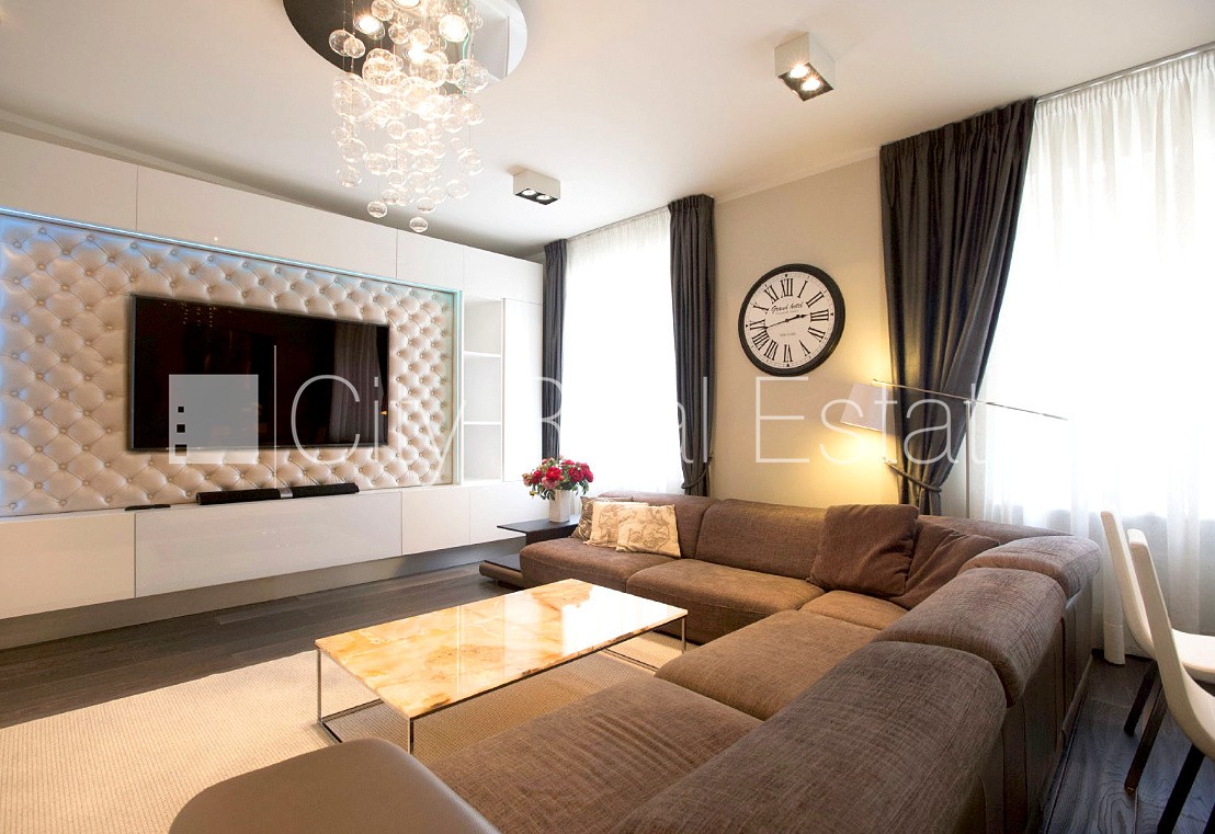 Sludinājumi. Projekts - Blaumaņa 3, fasādes māja, renovēta māja, mainīts Jumta segums, labiekārtota apzaļumota Cena: 2500 EUR/mēn Foto #5