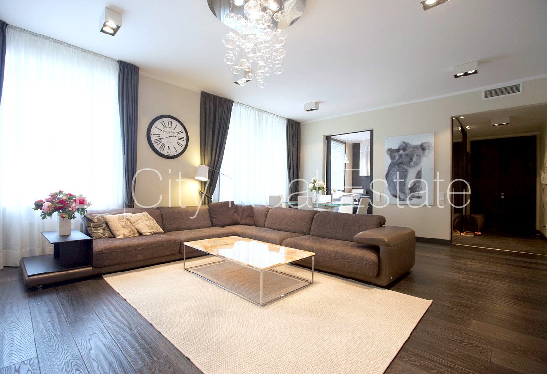 Sludinājumi. Projekts - Blaumaņa 3, fasādes māja, renovēta māja, mainīts Jumta segums, labiekārtota apzaļumota Cena: 2500 EUR/mēn Foto #3