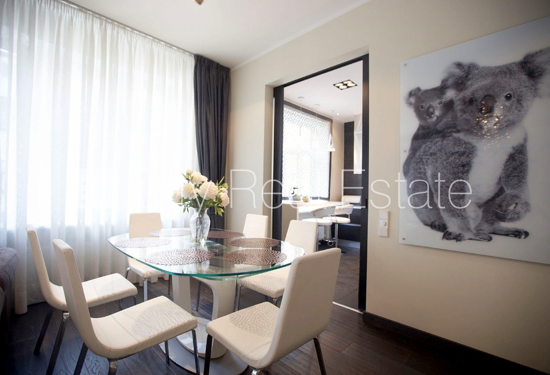 Sludinājumi. Projekts - Blaumaņa 3, fasādes māja, renovēta māja, mainīts Jumta segums, labiekārtota apzaļumota Cena: 2500 EUR/mēn Foto #7